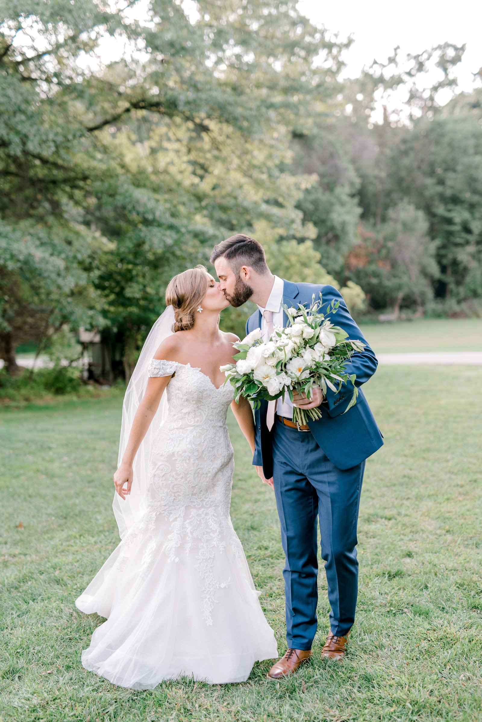 Hannah&RyanBarber1011