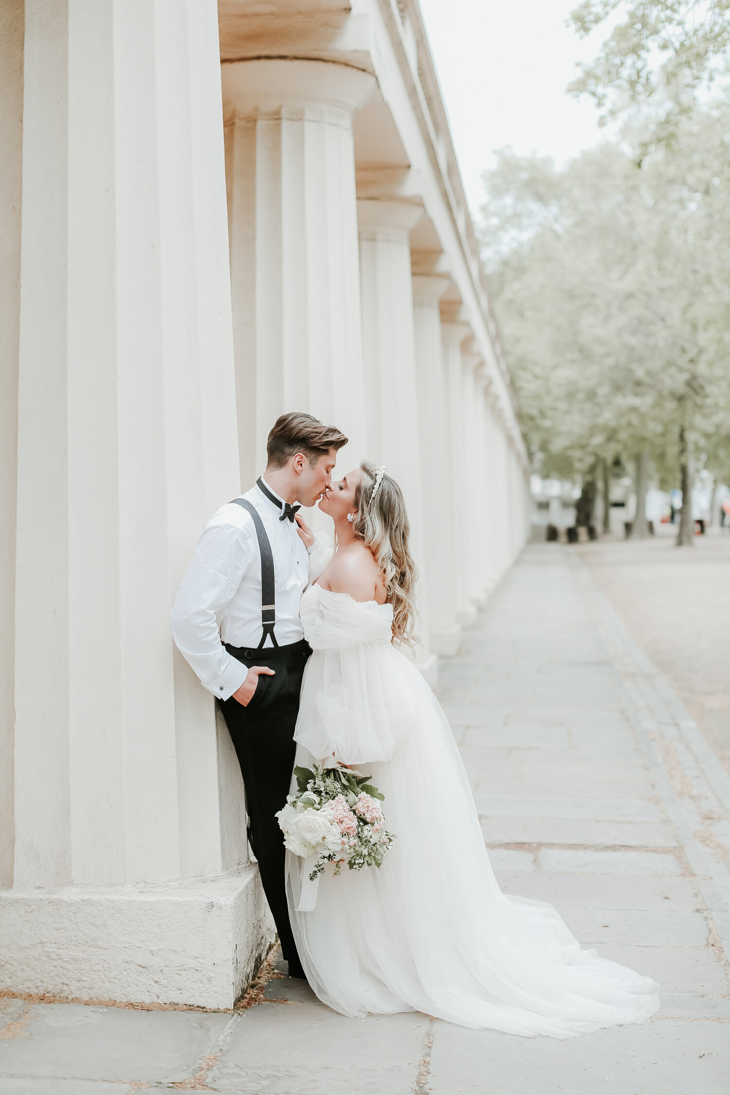 Cartlon-House-bride-groom-photos