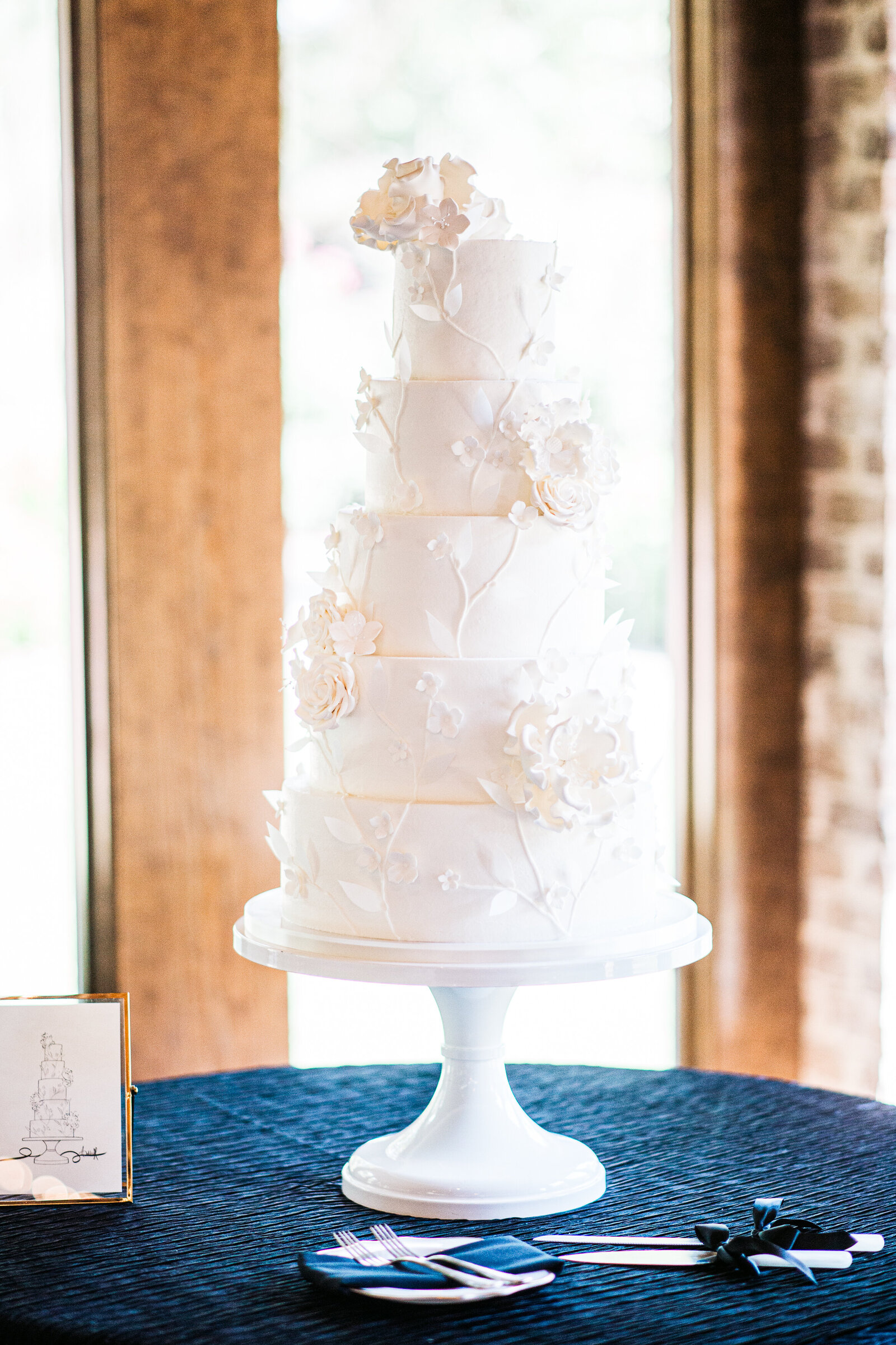 Elegant-Wedding-Cake-Ashley-Cakes-12