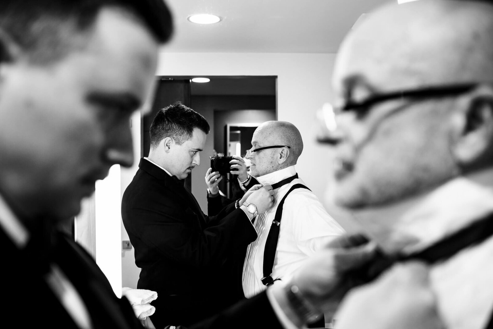 cincinnati-wedding-groom-father-getting-ready