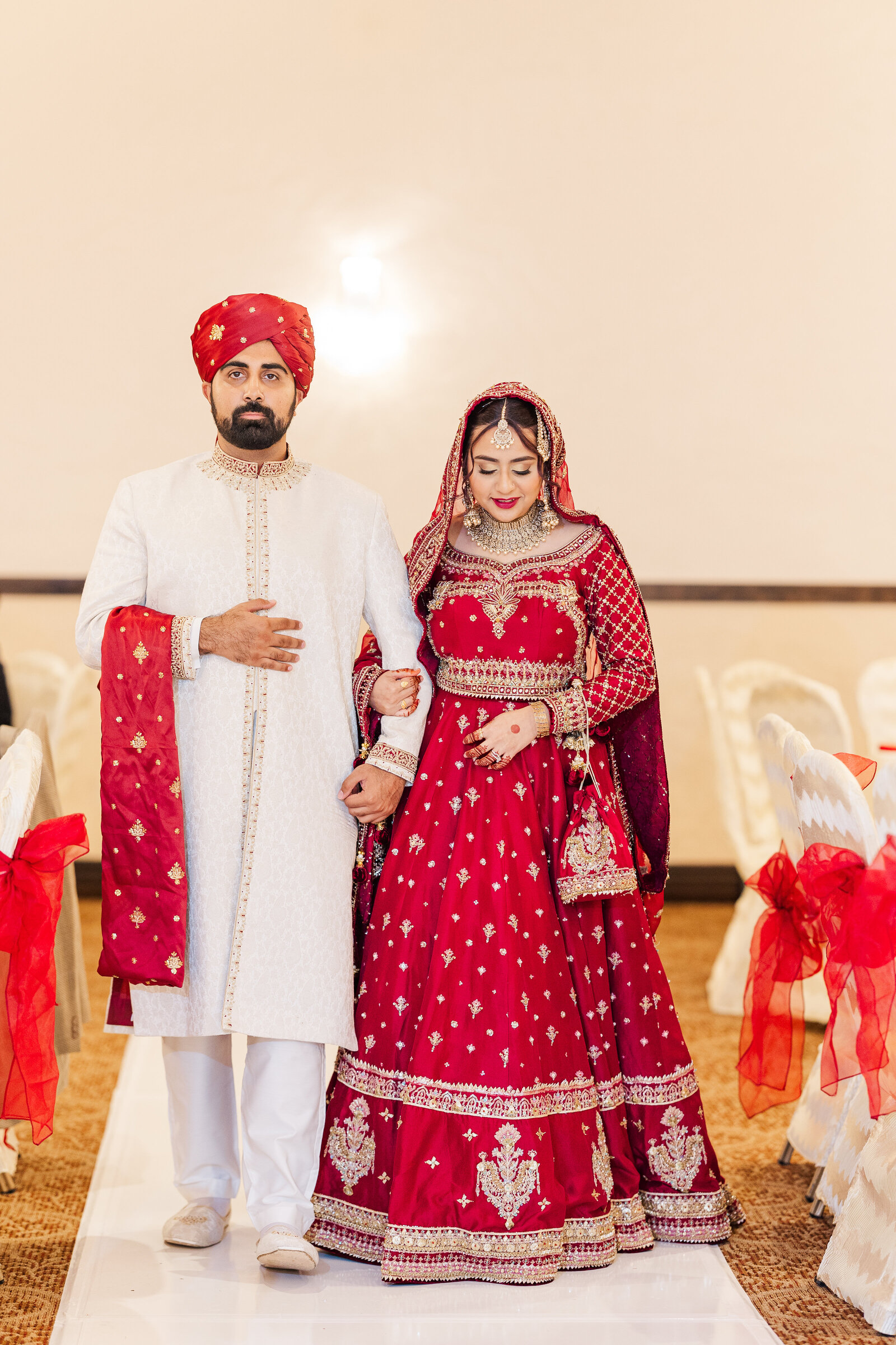 Dallas-desi-wedding-couple-entry