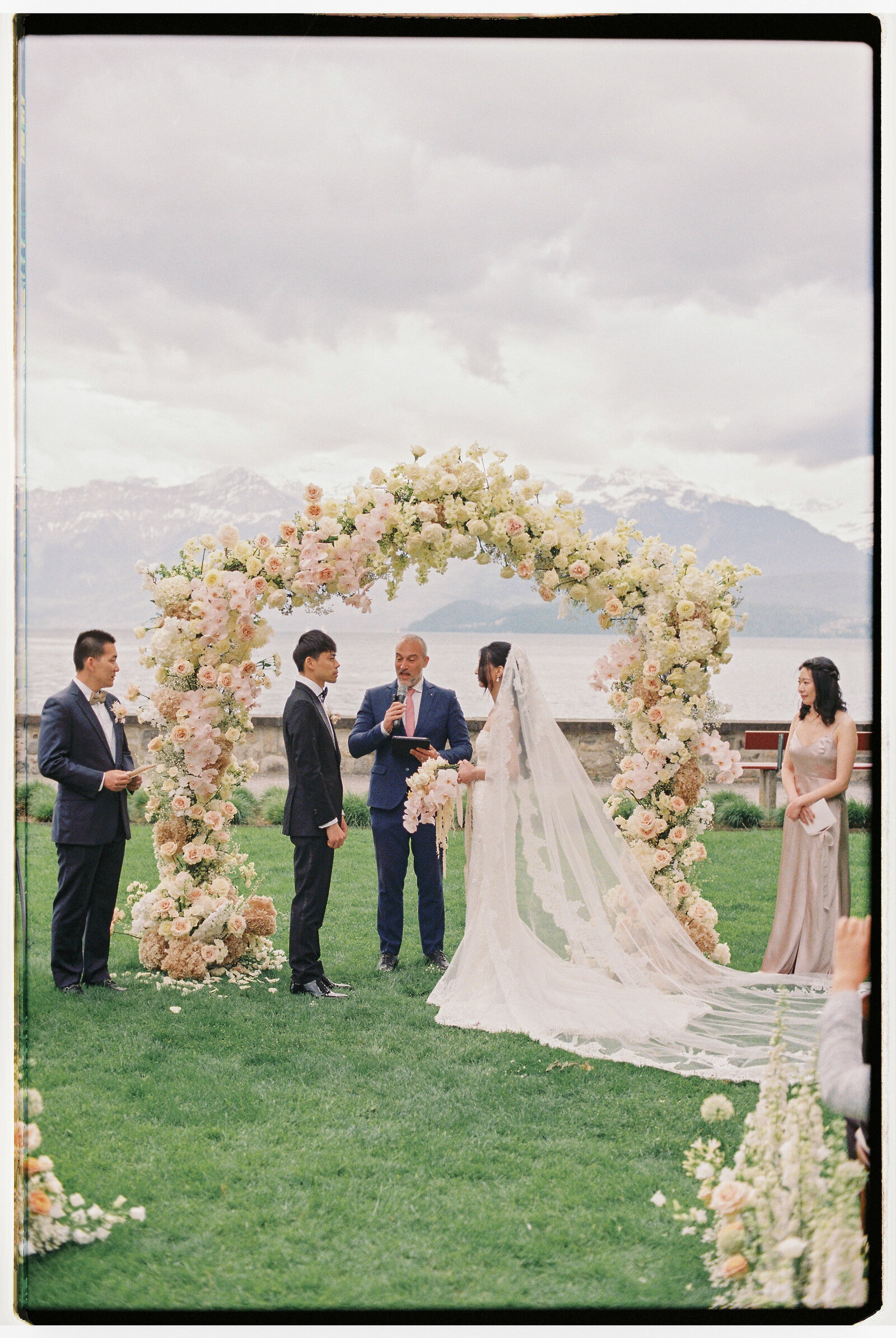 Luxury Wedding Florist Design Switzerland11