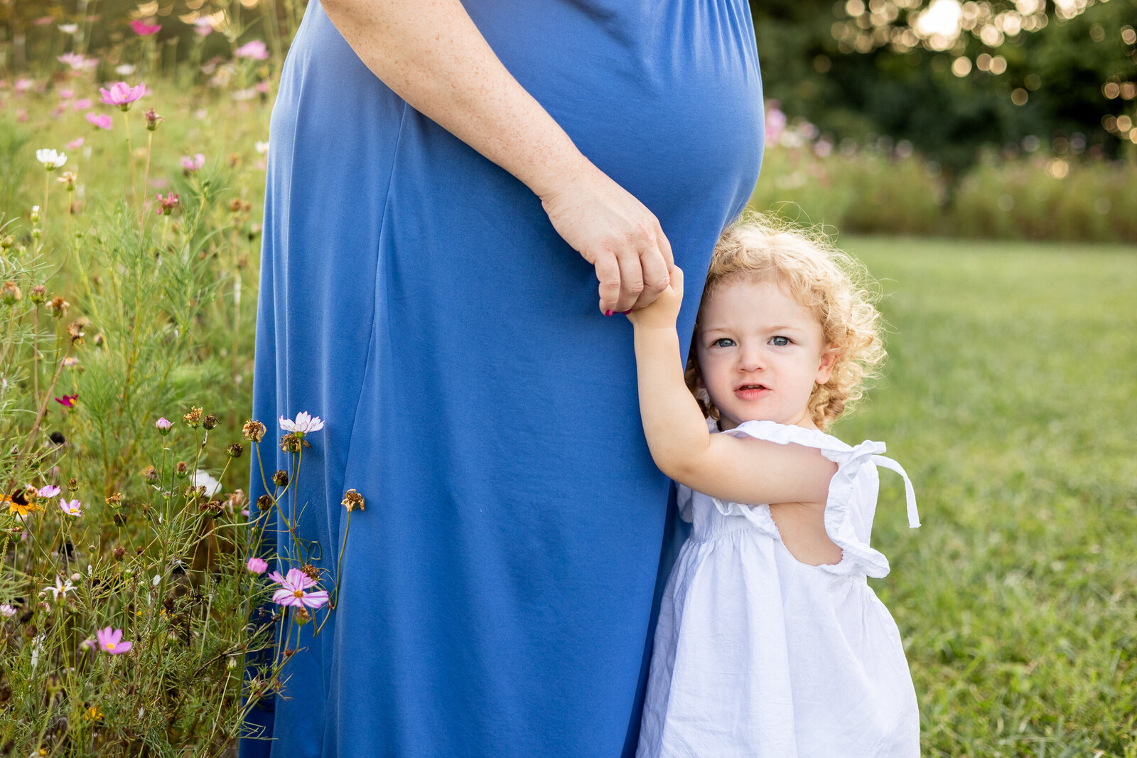 outdoor-maternity-photography-session-Middle-Spring-Farm-Frankfort-KY-photographer