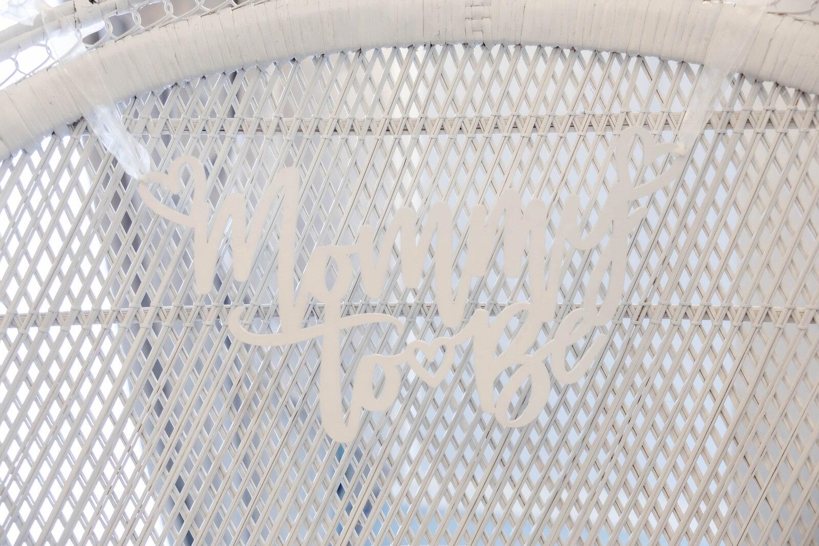 mommy-to-be-baby-shower-chair-sign-long-island