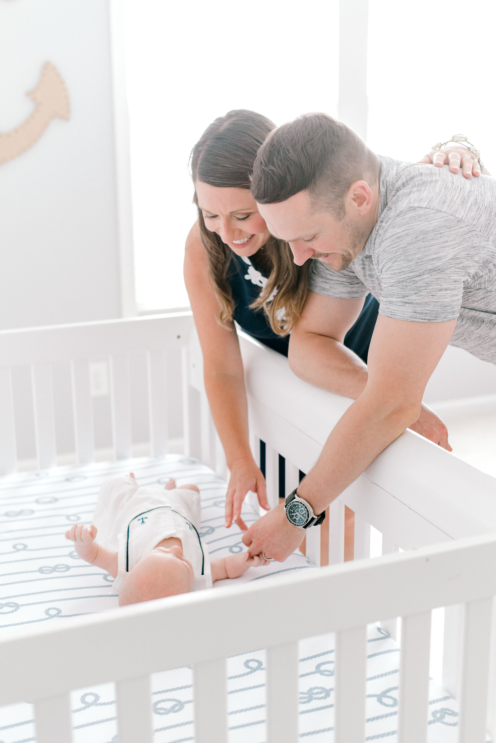 Charlotte-Newborn-Photographer-North-Carolina-Bright-and-Airy-Alyssa-Frost-Photography-In-Home-Family-Session-25