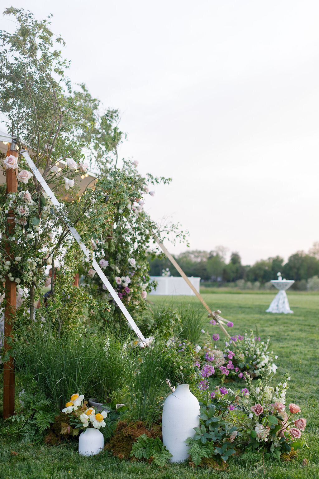 23_Kate Campbell Floral Whitehall Manor tented spring wedding by Anna and Wright photo