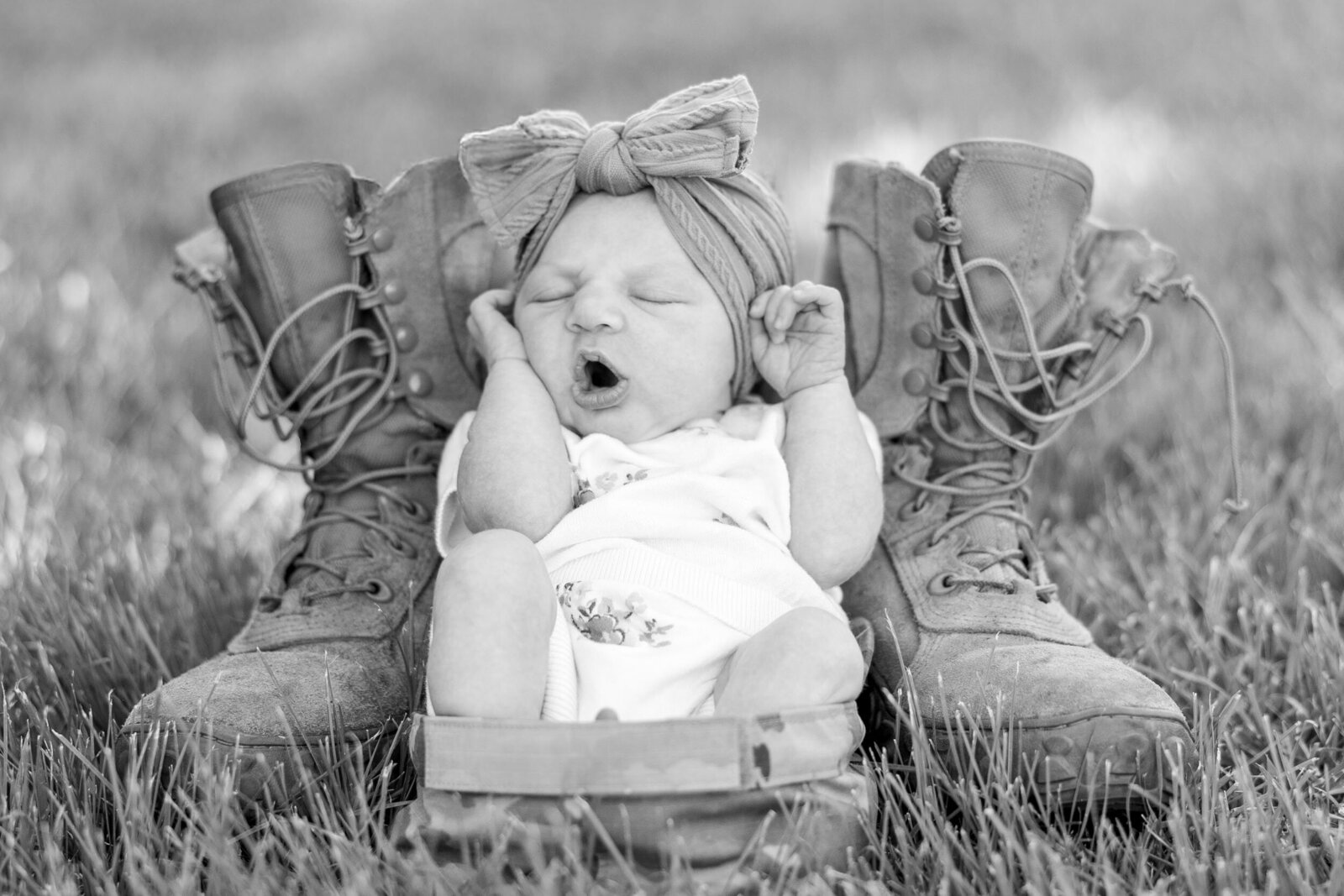 military-boots-and-cover-newborn-photo-aronoff-photography-3