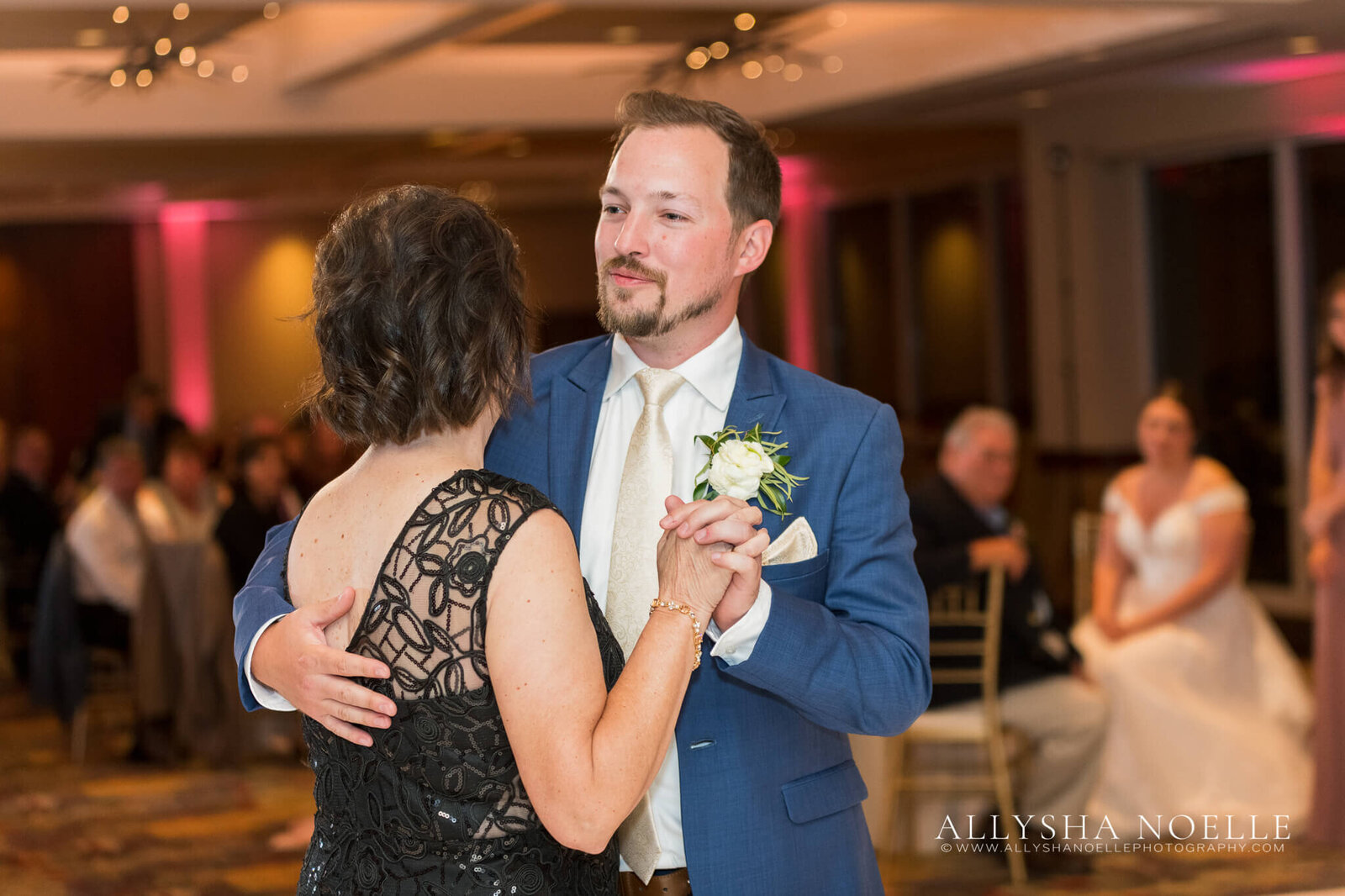Wedding-at-River-Club-of-Mequon-864
