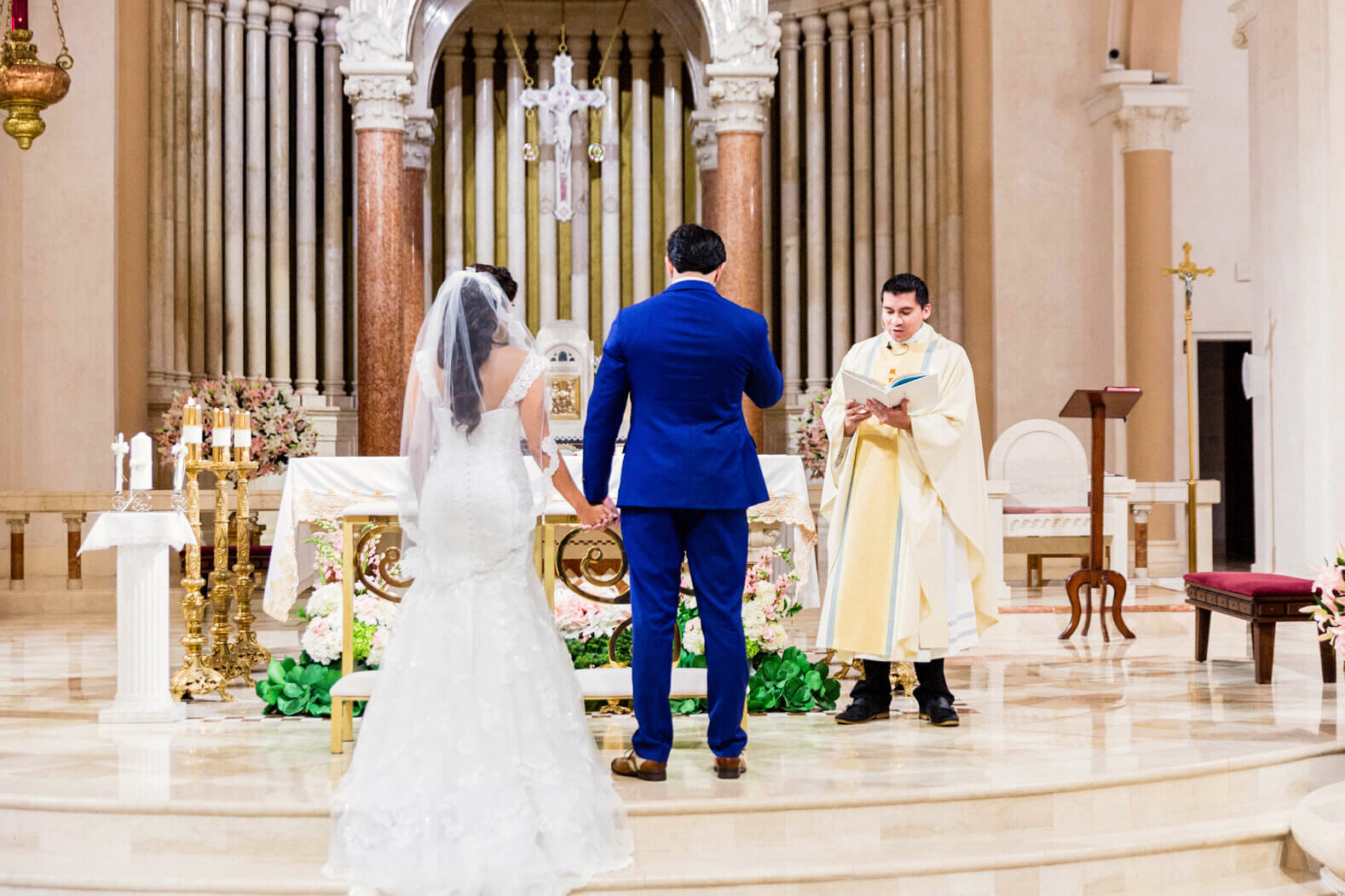bride-groom-catholic-wedding-ceremony-miami-beach-16