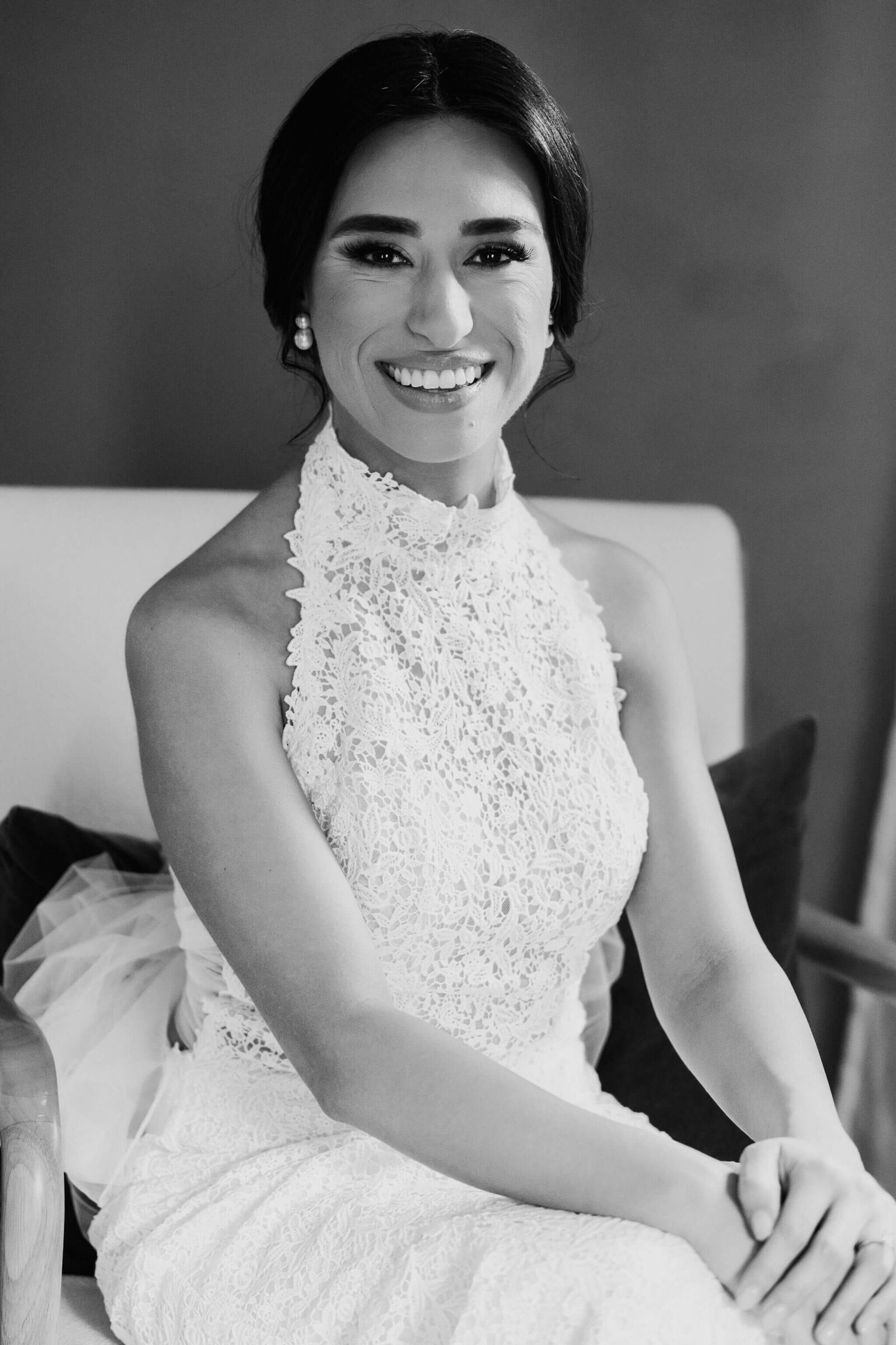 bride-getting-ready-war-memorial-grosse-pointe-wedding
