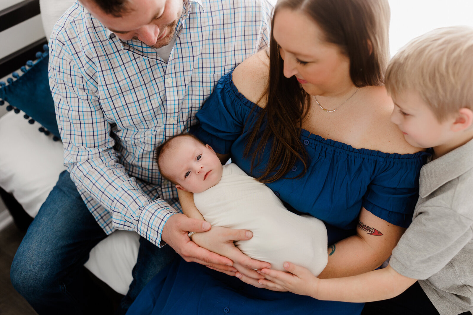 METRO_DETROIT_LIFESTYLE_NEWBORN_PHOTOGRAPHER_COURTNEY_LUSHAJ_PHOTOGRAPHY-14