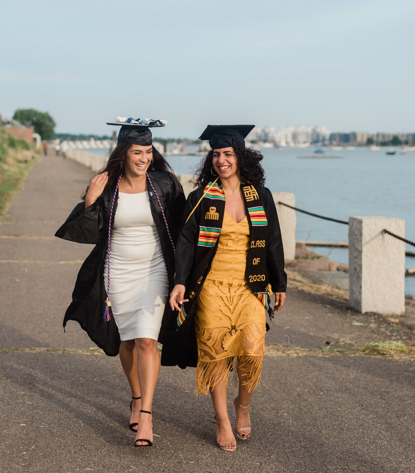 grad photos with friends