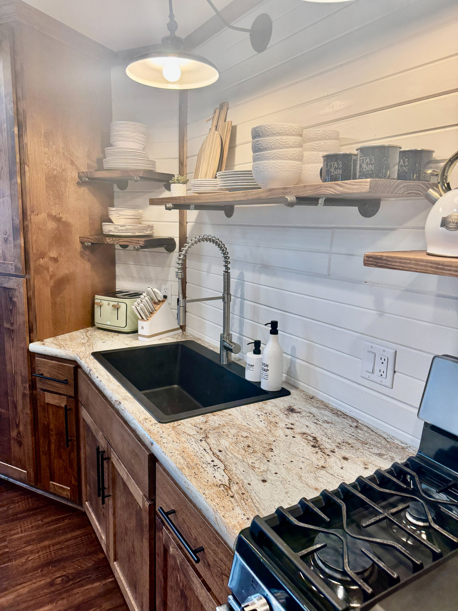 ettas-bin-warroad-mn-vacation-rental-015