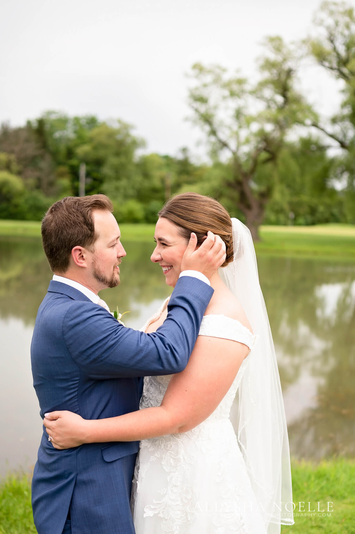 Wedding-at-River-Club-of-Mequon-341