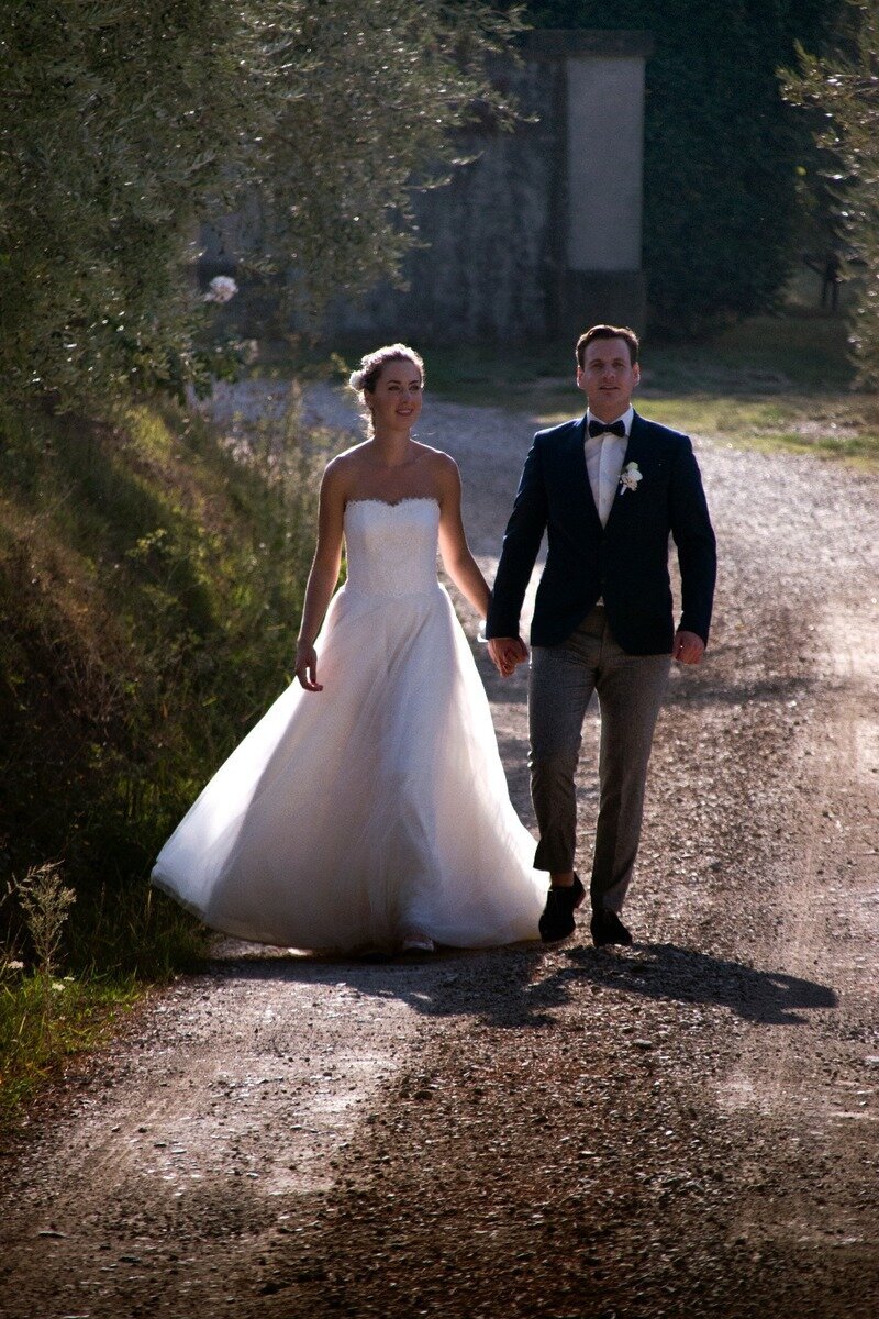Trouwen in het buitenland strapless bruidsjurk met tule rok