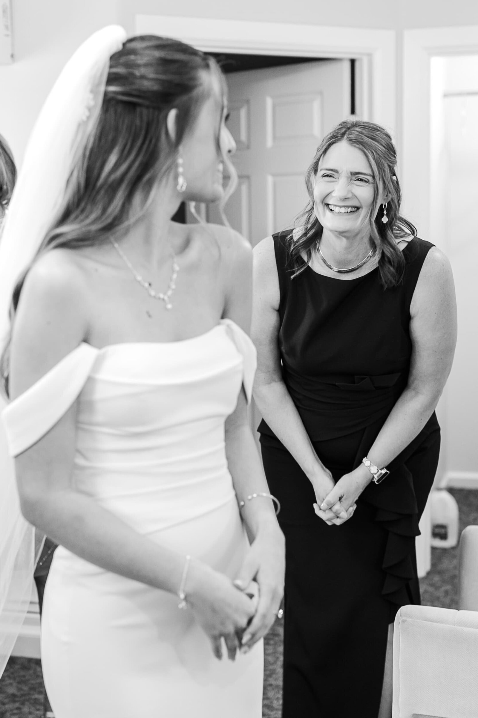 Phoenix-Wedding-Photographer-and-Videographer-Venue-at-the-Grove-WoodWed-1064