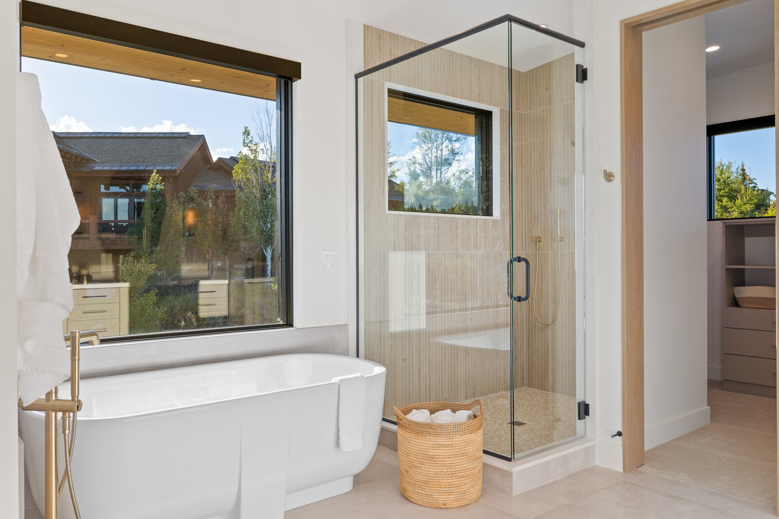 Chalet-and-Co-Park-City-Interior-Designer-shower-tub-styles