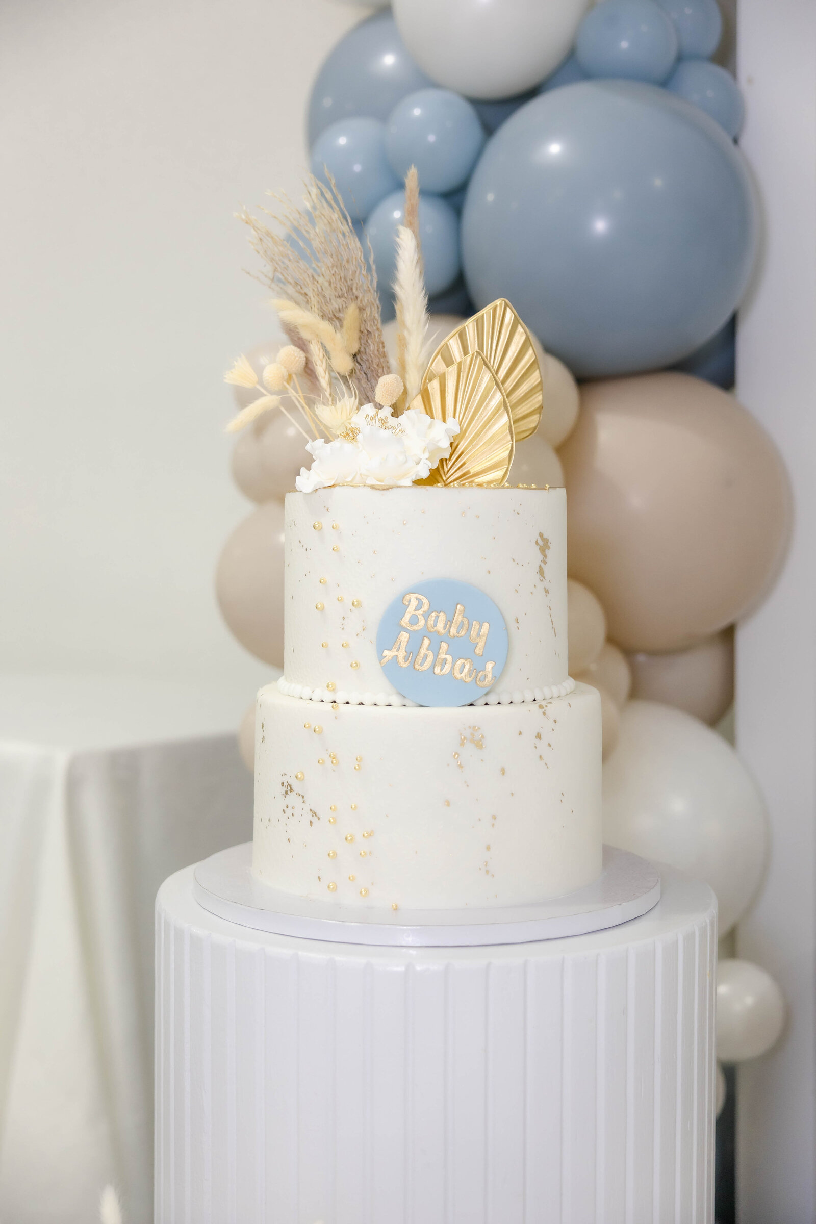 white-and-gold-baby-shower-cake-decor