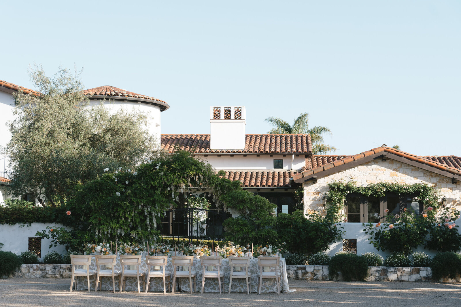Luxury chic neutral reception table settings nestled down in the heart of Carmel, CA captured by a Carmel Wedding Photographer MVF Portraits 