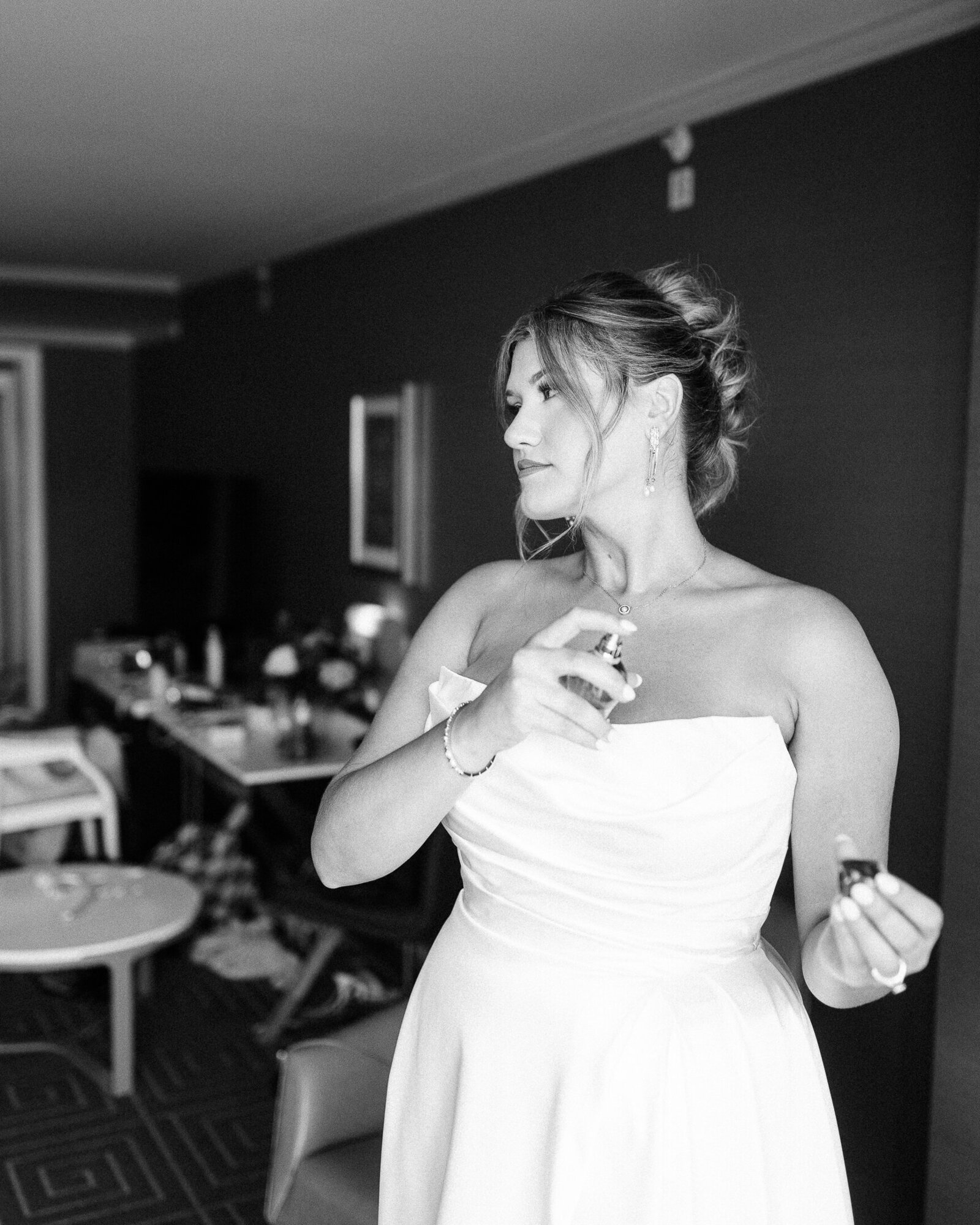 Corby Intercontinental Hotel Kansas City Wedding Plaza-53