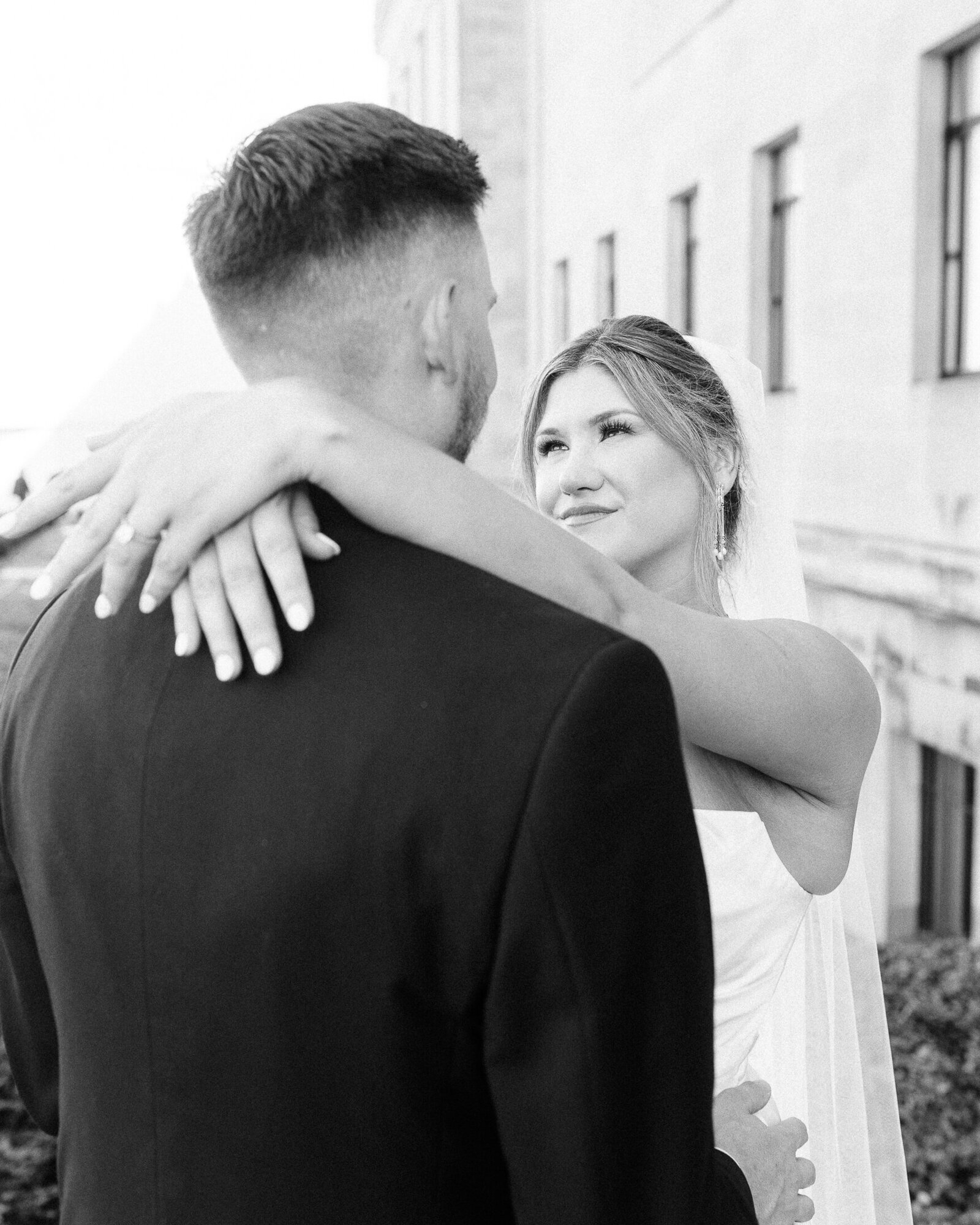 Corby Intercontinental Hotel Kansas City Wedding Plaza-133
