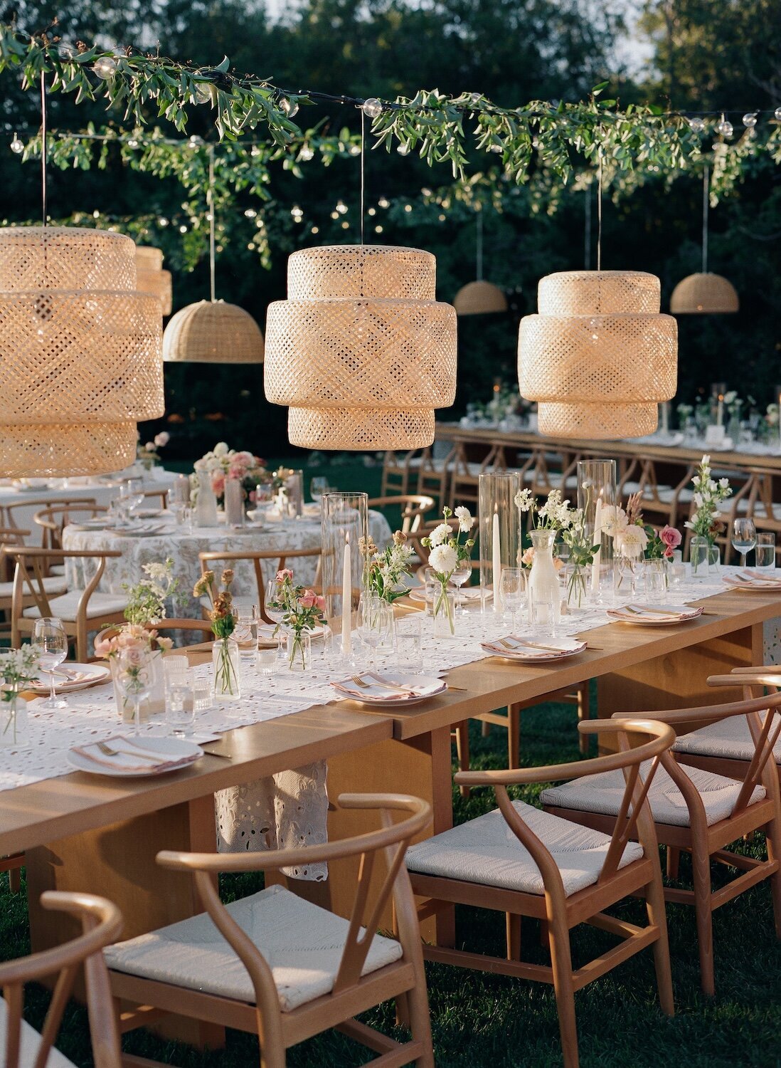 outdoor-wedding-reception