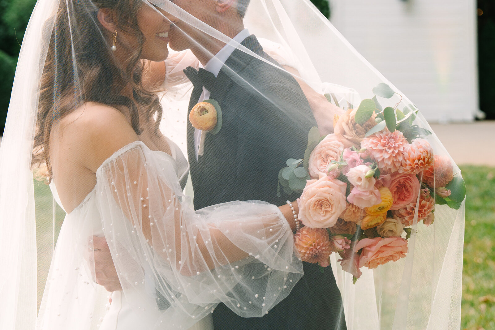 brittney moseby photography evansville wedding photographer and videographer luxury weddings and events husband and wife photo video team editorial posing top photographer in indiana-32