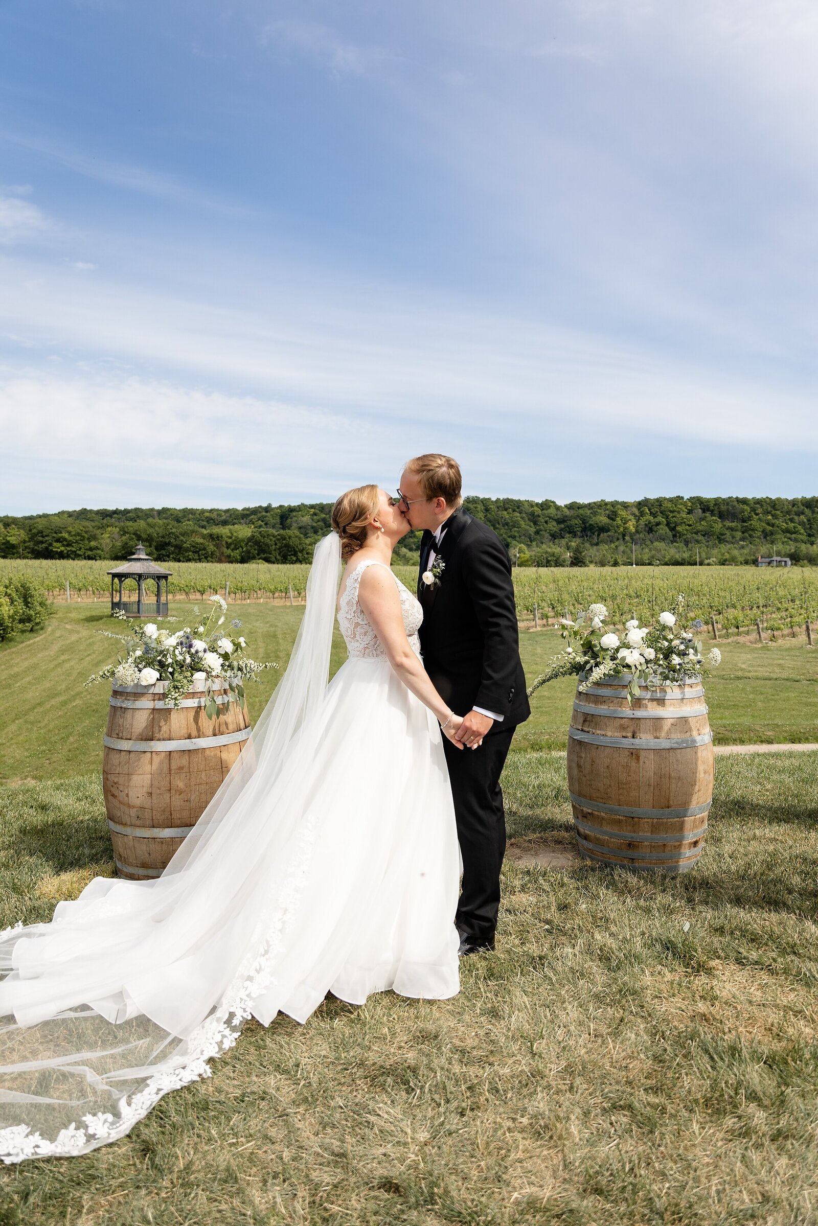 The Barns Cave Springs Vineyard Wedding - Dylan and Sandra Photography - 0498