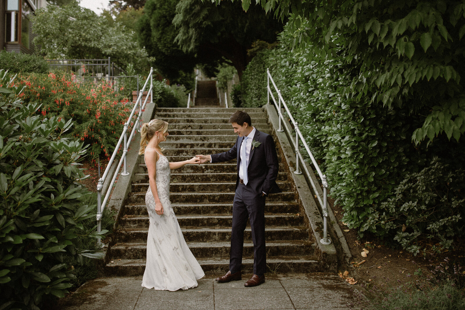 Discovery Park Seattle Bride and Groom Wedding - Tony Asgari Photography (5)