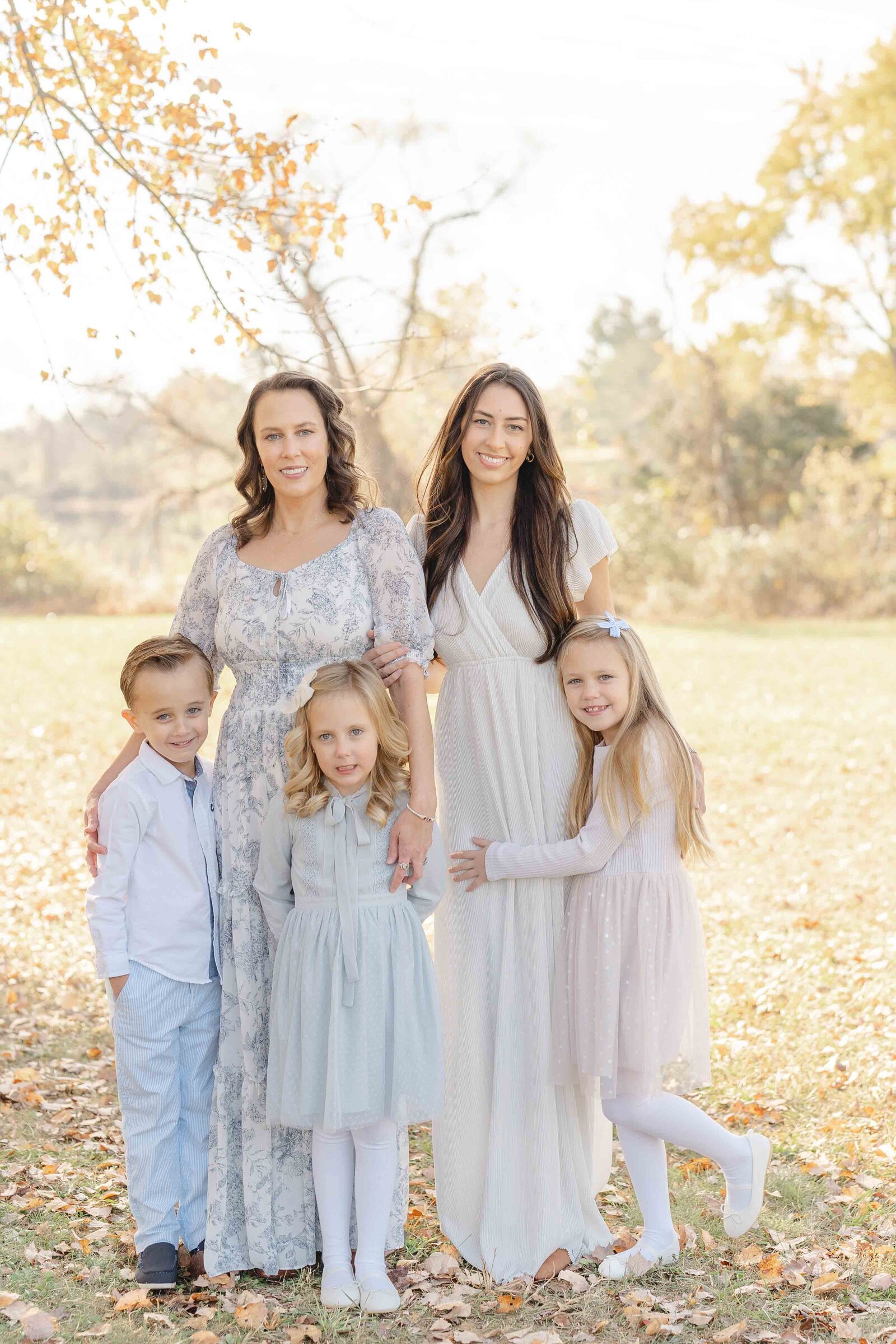 mom and kids during fall minis in Haymarket, Virginia