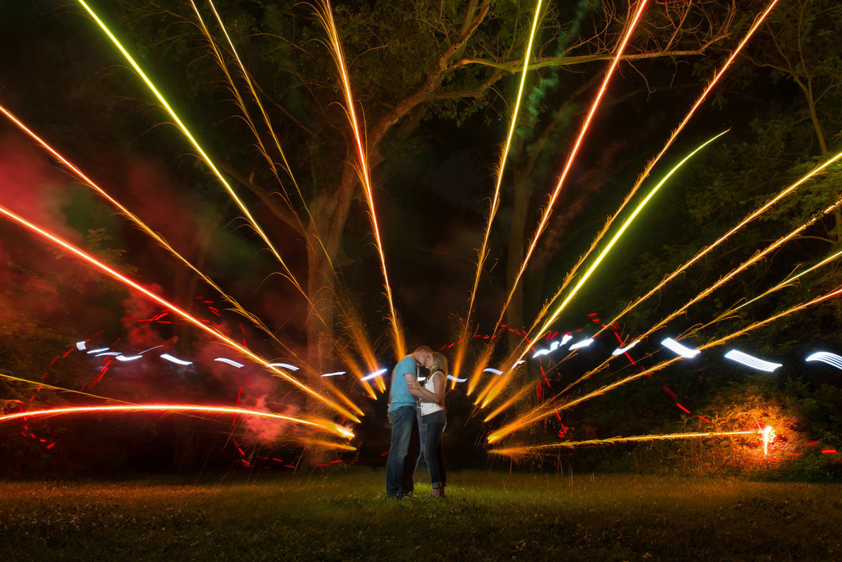 couple-kissing-fireworks