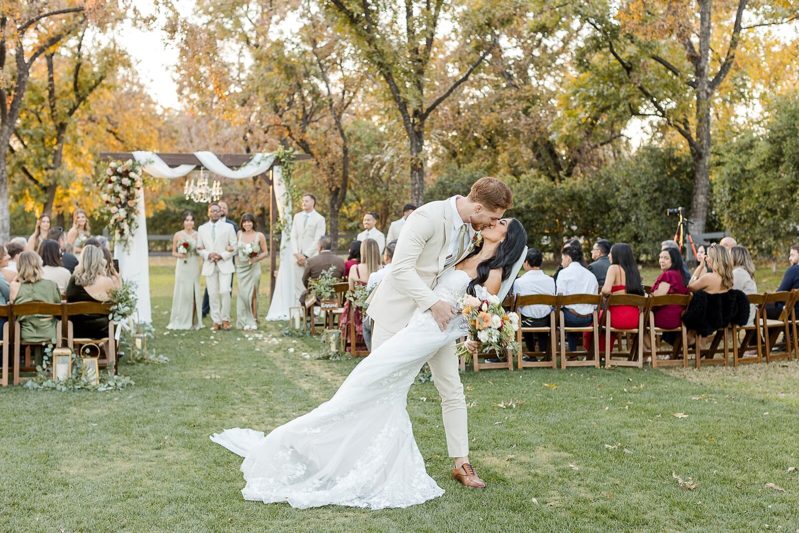 Phoenix-Wedding-Photographer-and-Videographer-Venue-at-the-Grove-ClaWed-1471