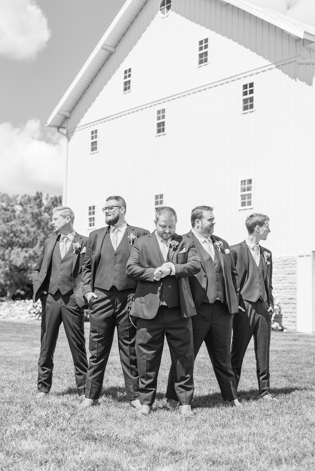 billis-ohio-groomsmen-outside-barn-1