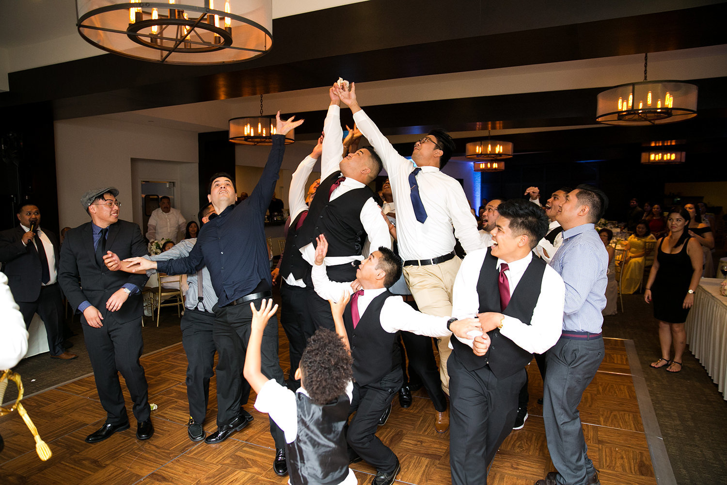 guys catching garter