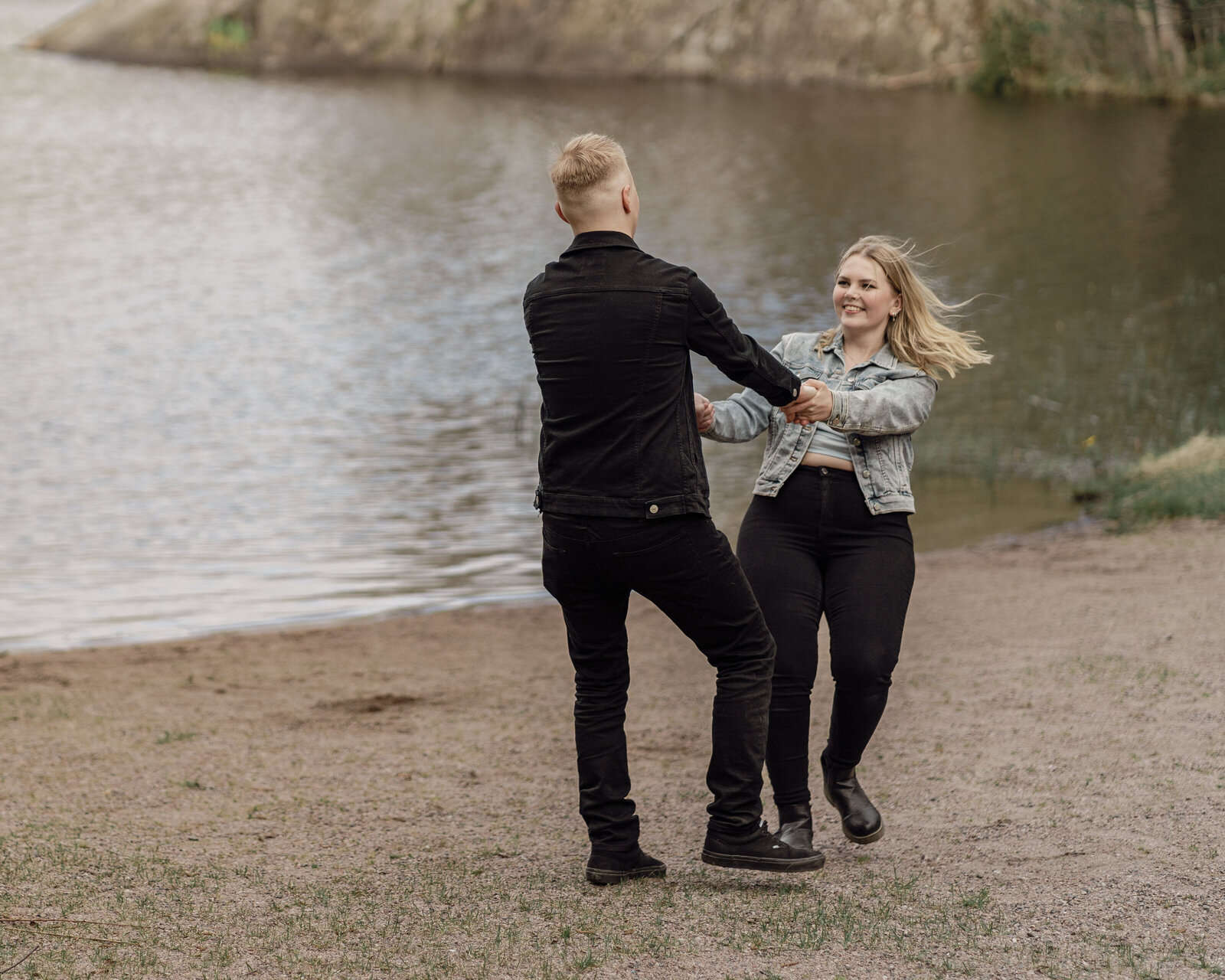 Pariskuntakuvaus Lahti, Hollola, Asikkala, Vääksy, Helsinki, Vantaa, Espoo, Porvoo, Loviisa, Fiskars, Tampere, Turku, häävalokuvaaja, häävalokuvaus Lahti, Parikuvaus Lahti, Päijät-Häme
