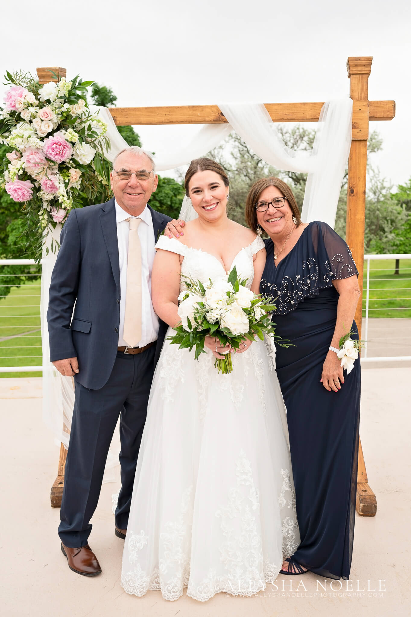 Wedding-at-River-Club-of-Mequon-481