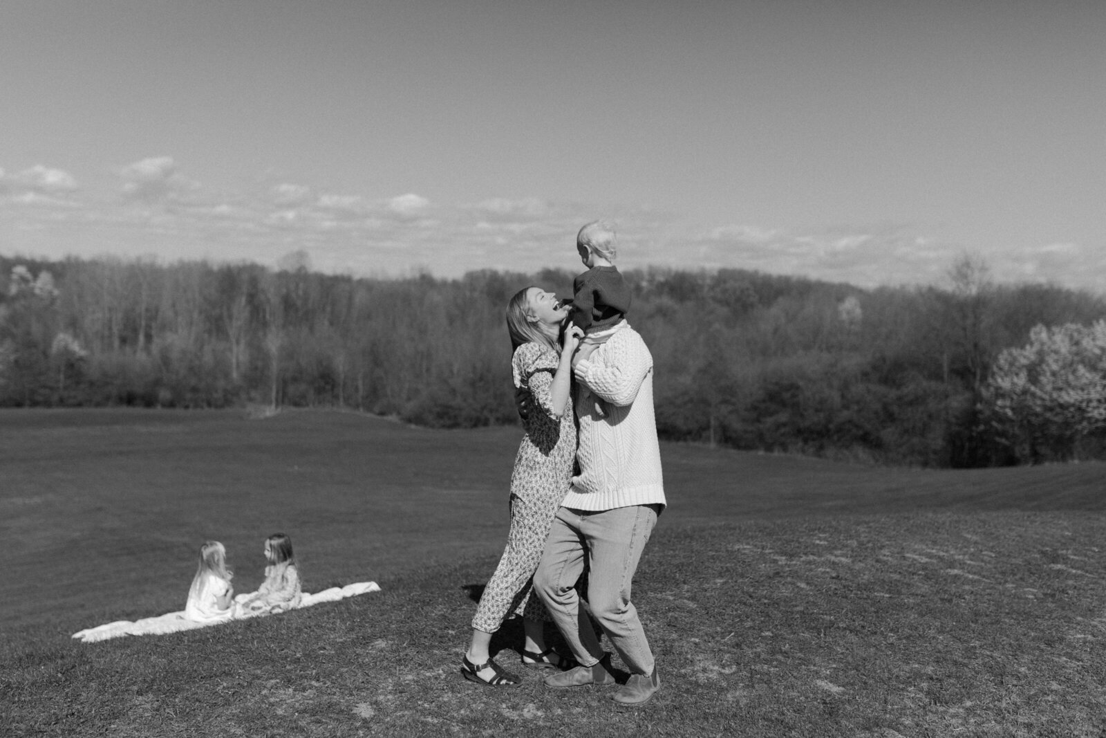 outdoor family session in fort wayne, indiana