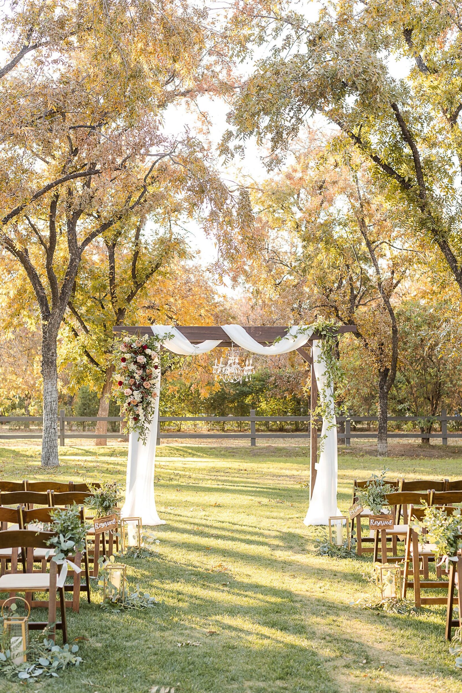 Phoenix-Wedding-Photographer-and-Videographer-Venue-at-the-Grove-ClaWed-1052