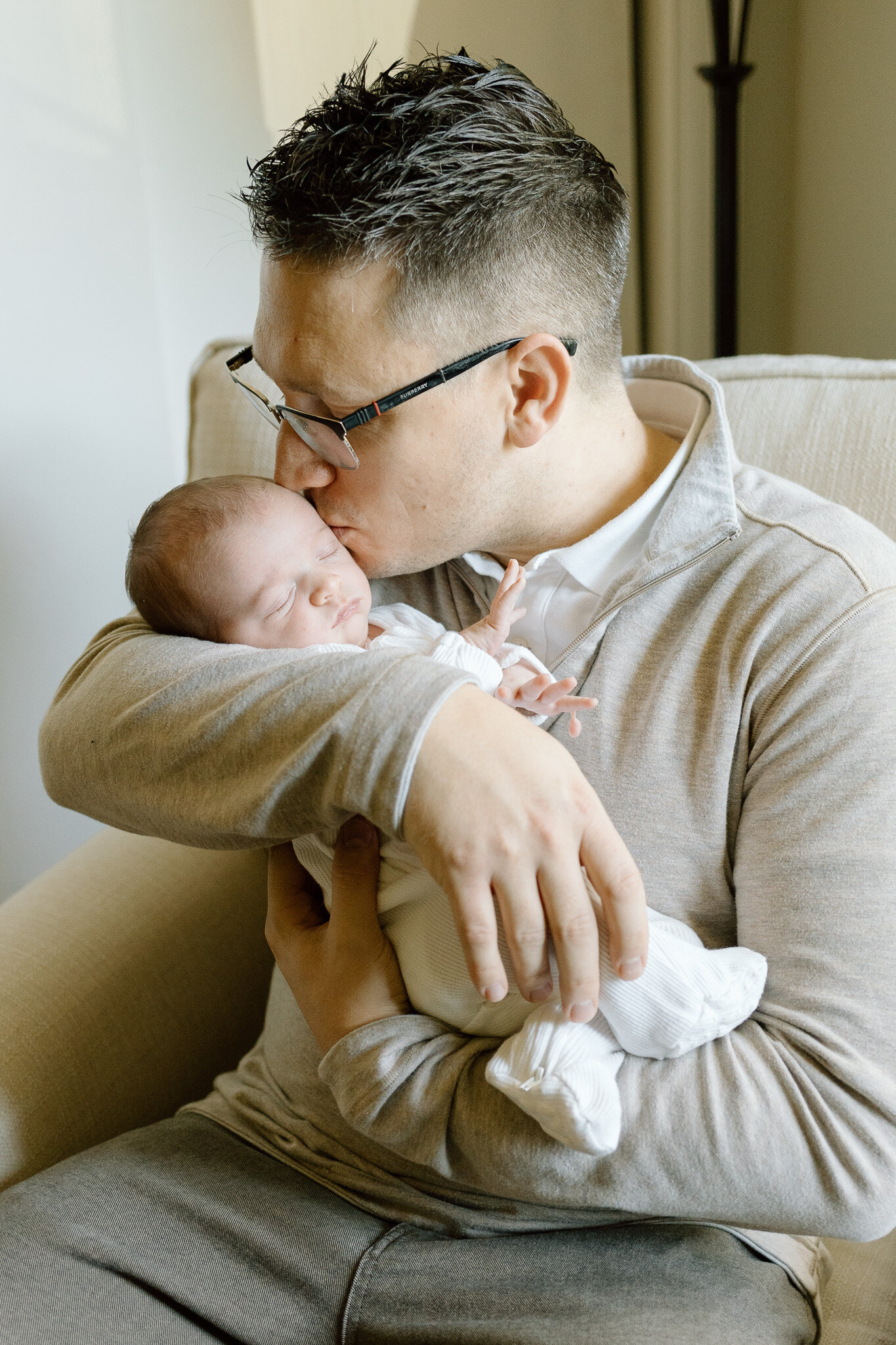newborn-photography-lifestyle-in-home-charlotte (6)
