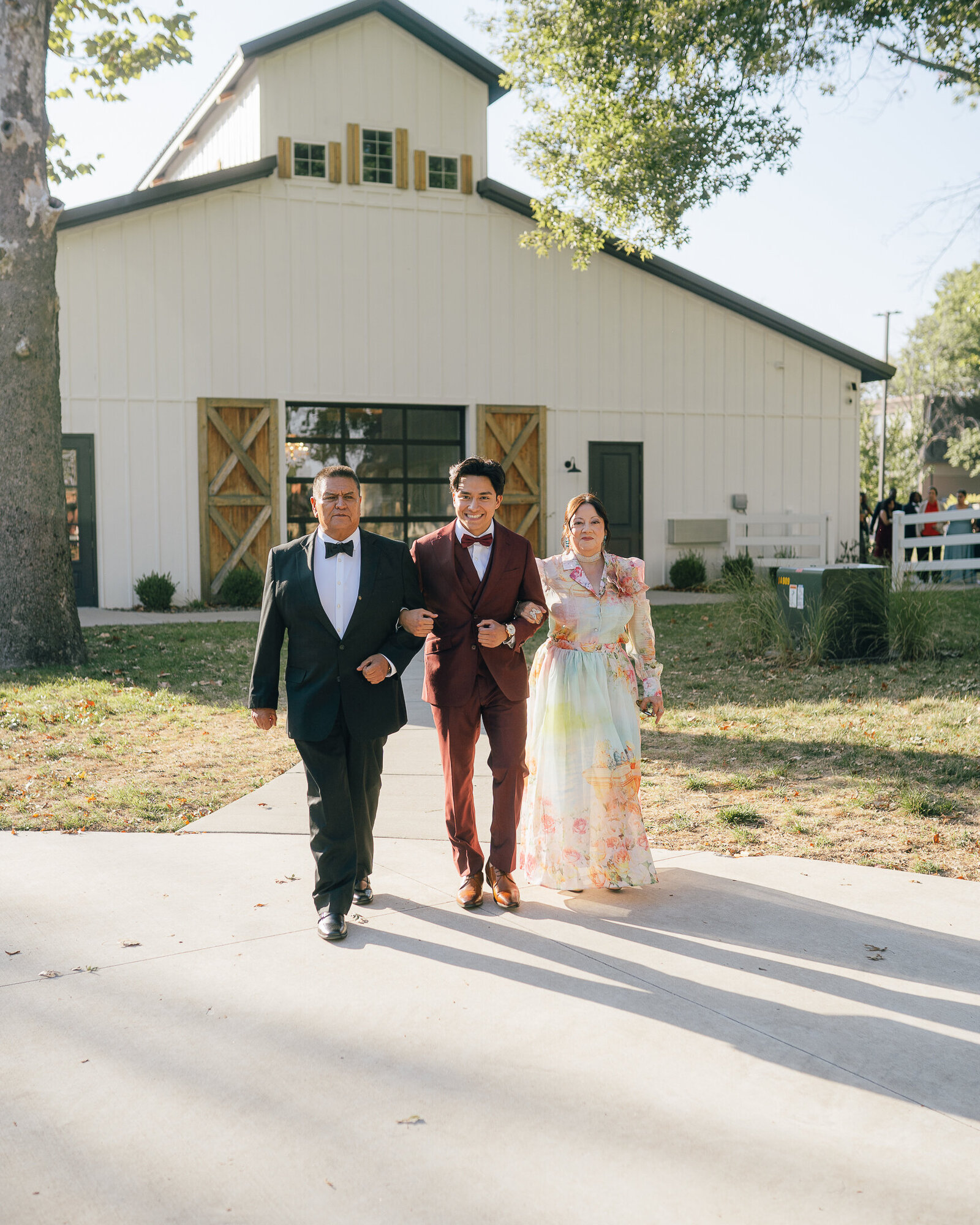 Saenz The Farmhouse KC Event Venue Wedding185