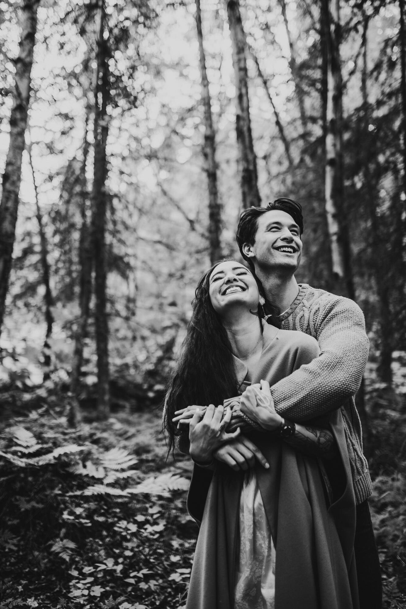 sumer-engagement-photos-in-alaska-donna-marie-photography14