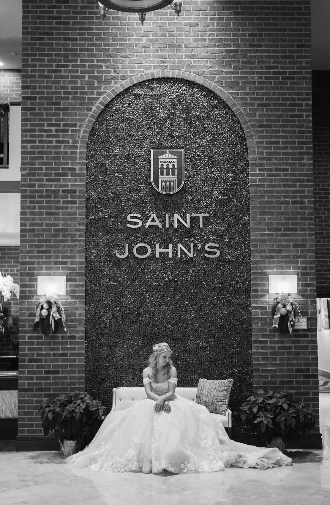 Saint-Johns-Resort-Winter-Wedding-Detroit-Kaitlyn-Cole8