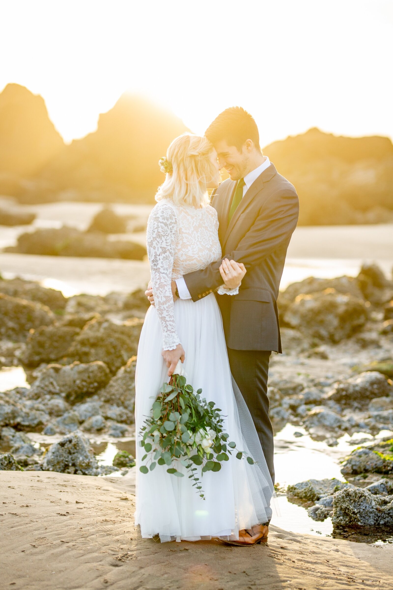 Cannon Beach-Wedding-Photographer-36