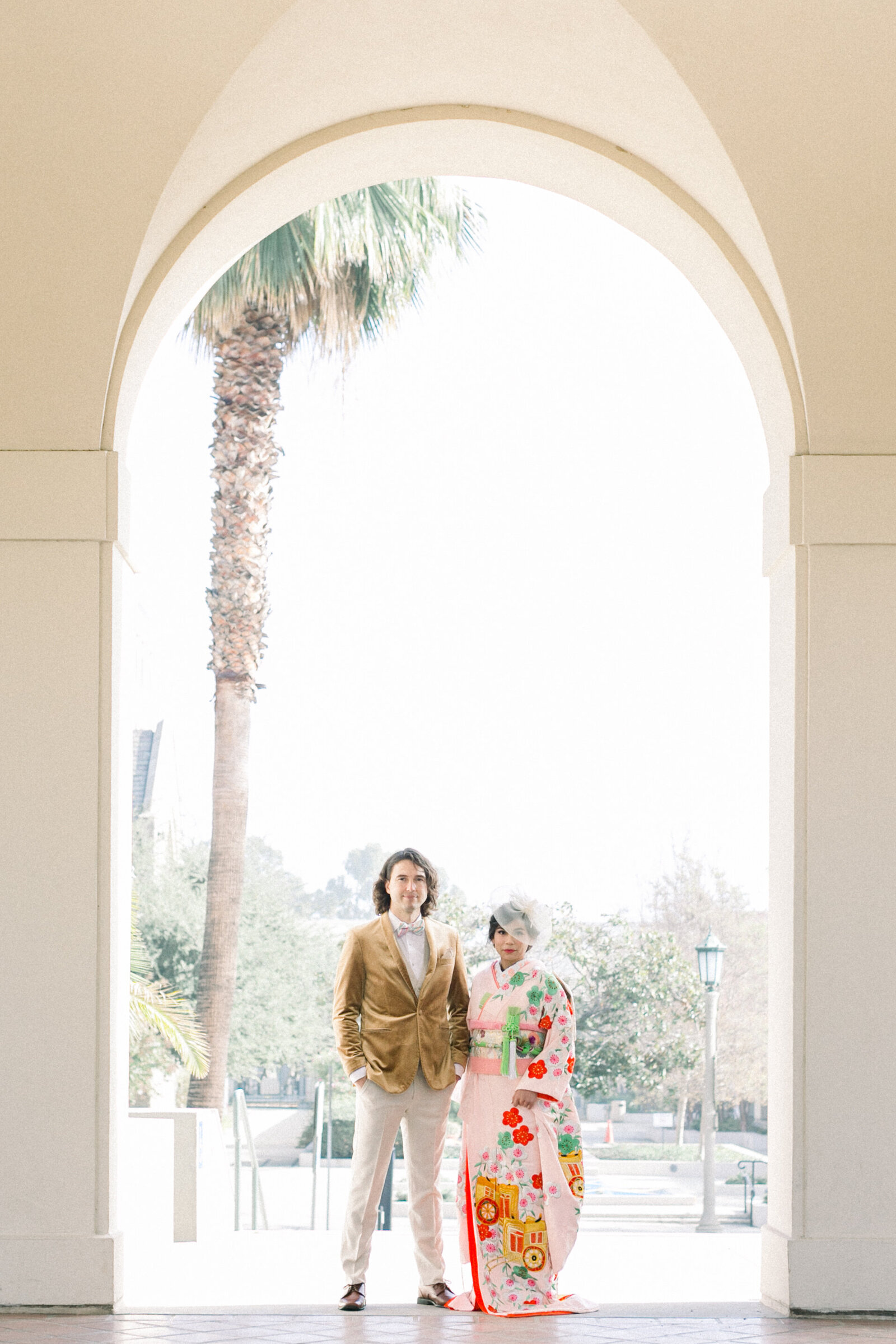 Bride in hikifurisode at Pasadena City Hall | 着物レンタル 和婚 引振袖 パサデナ市庁舎