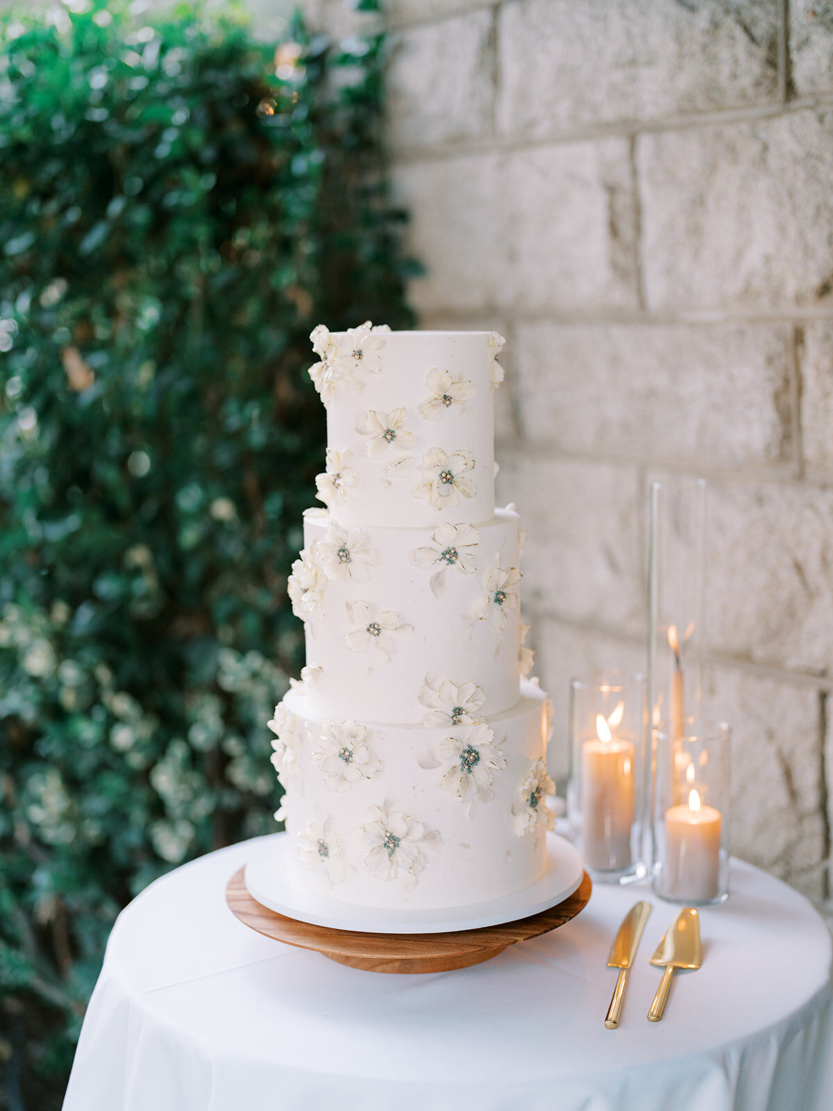 buttercream flower wedding cake