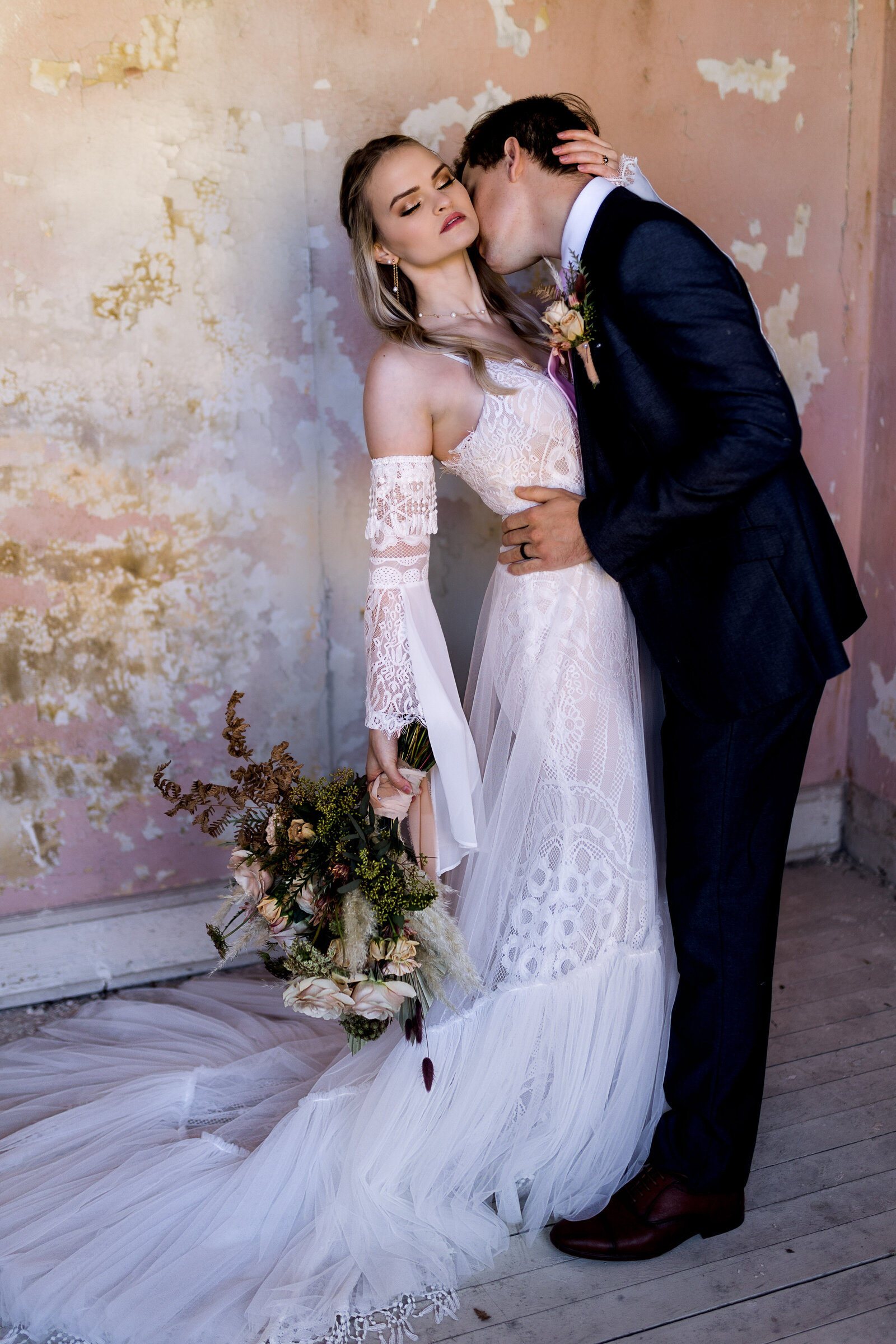 Vintage charm meets modern romance in this styled wedding shoot in the Pacific Northwest.