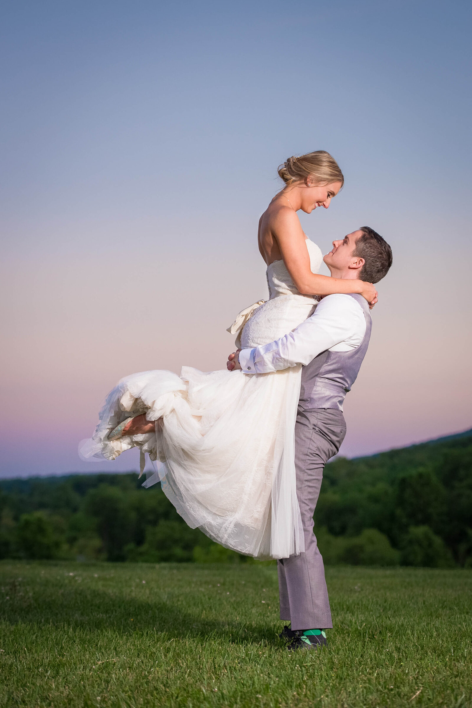springfield-manor-winery-and-distillery-wedding-photographer-mary-sarah-photography-va-md