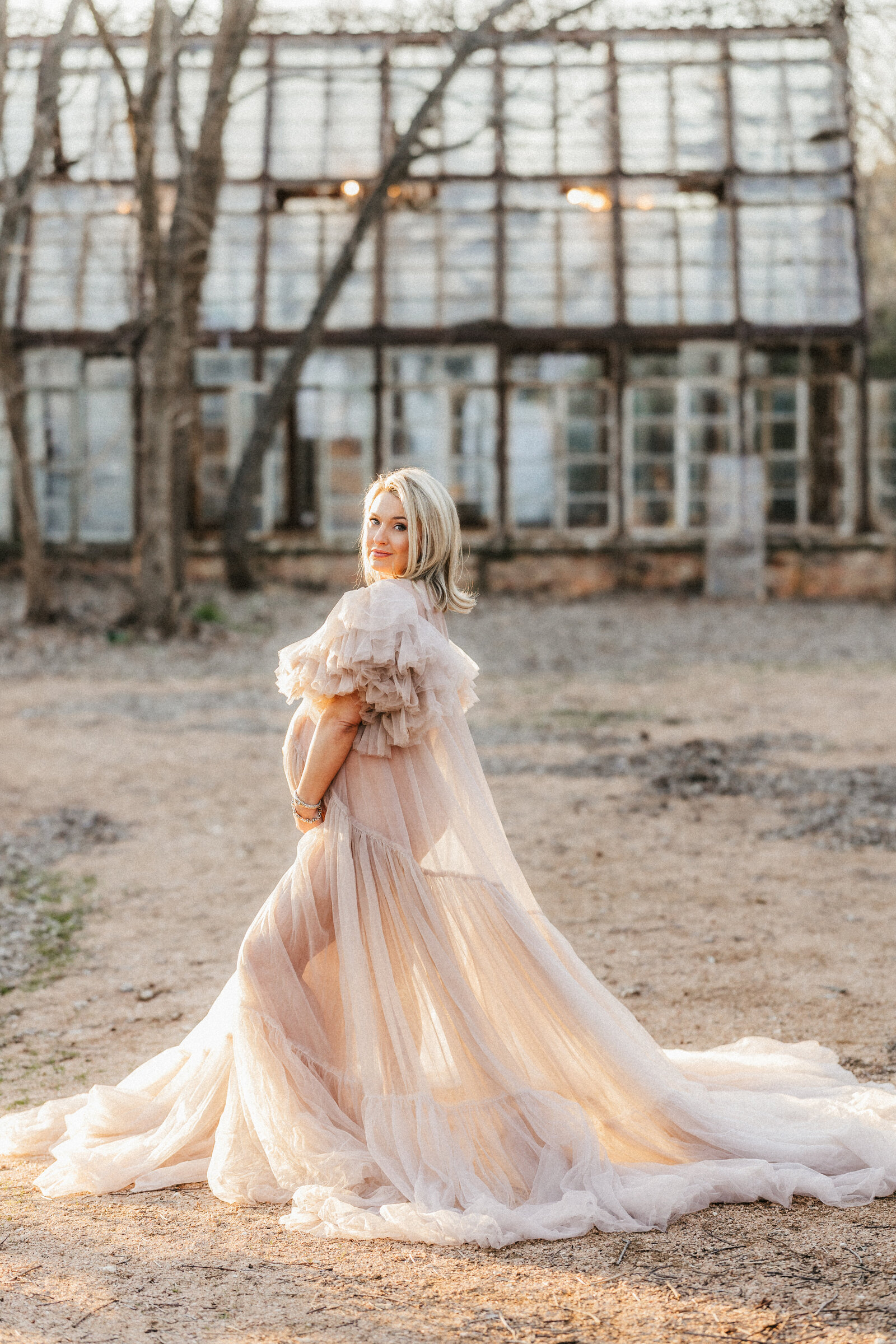 sekrit-theater-maternity-photos