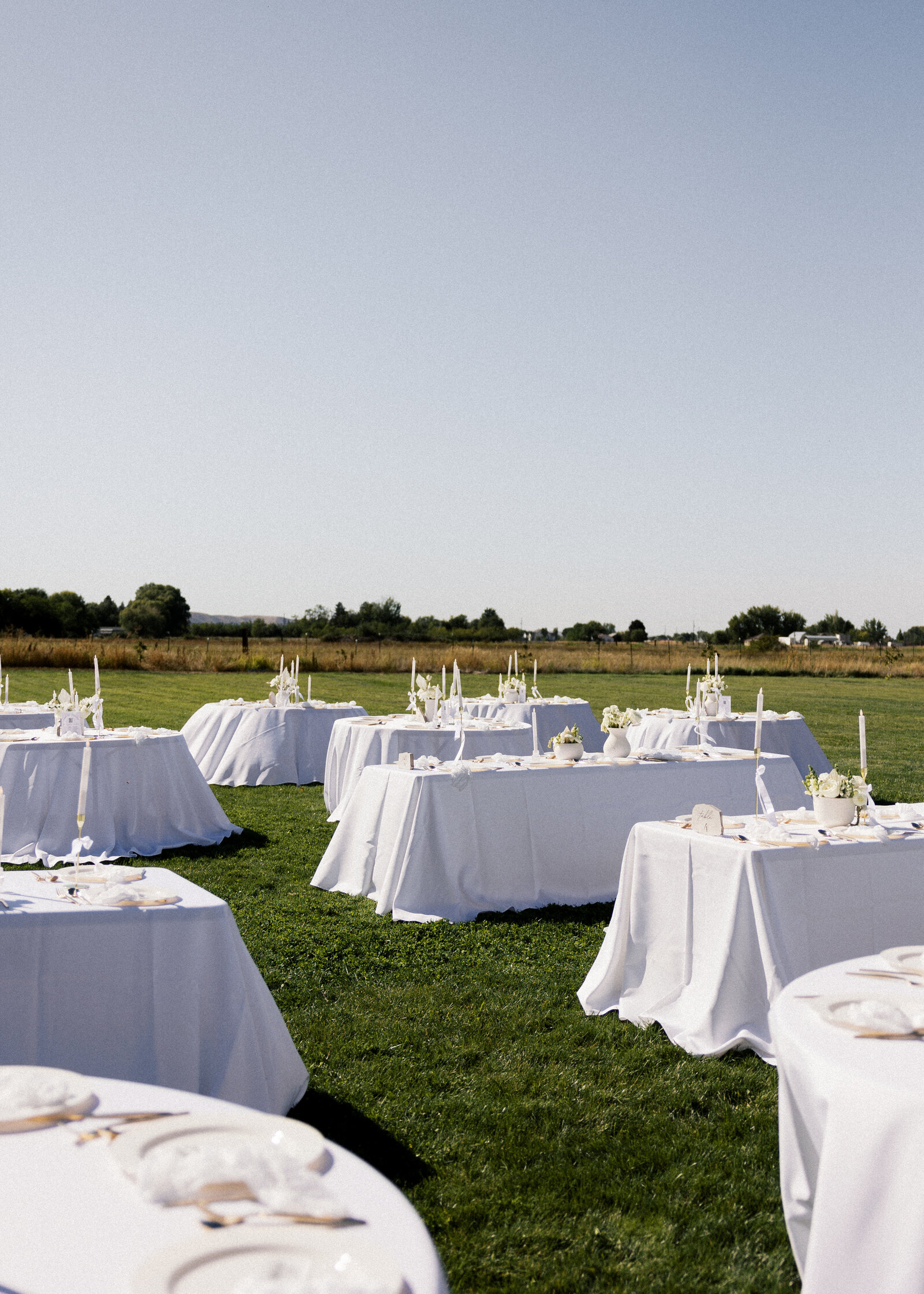 september-wedding-emmett-idaho-autumn-summer-black-tie-kayla-lucio-photo-castaneda-details-103