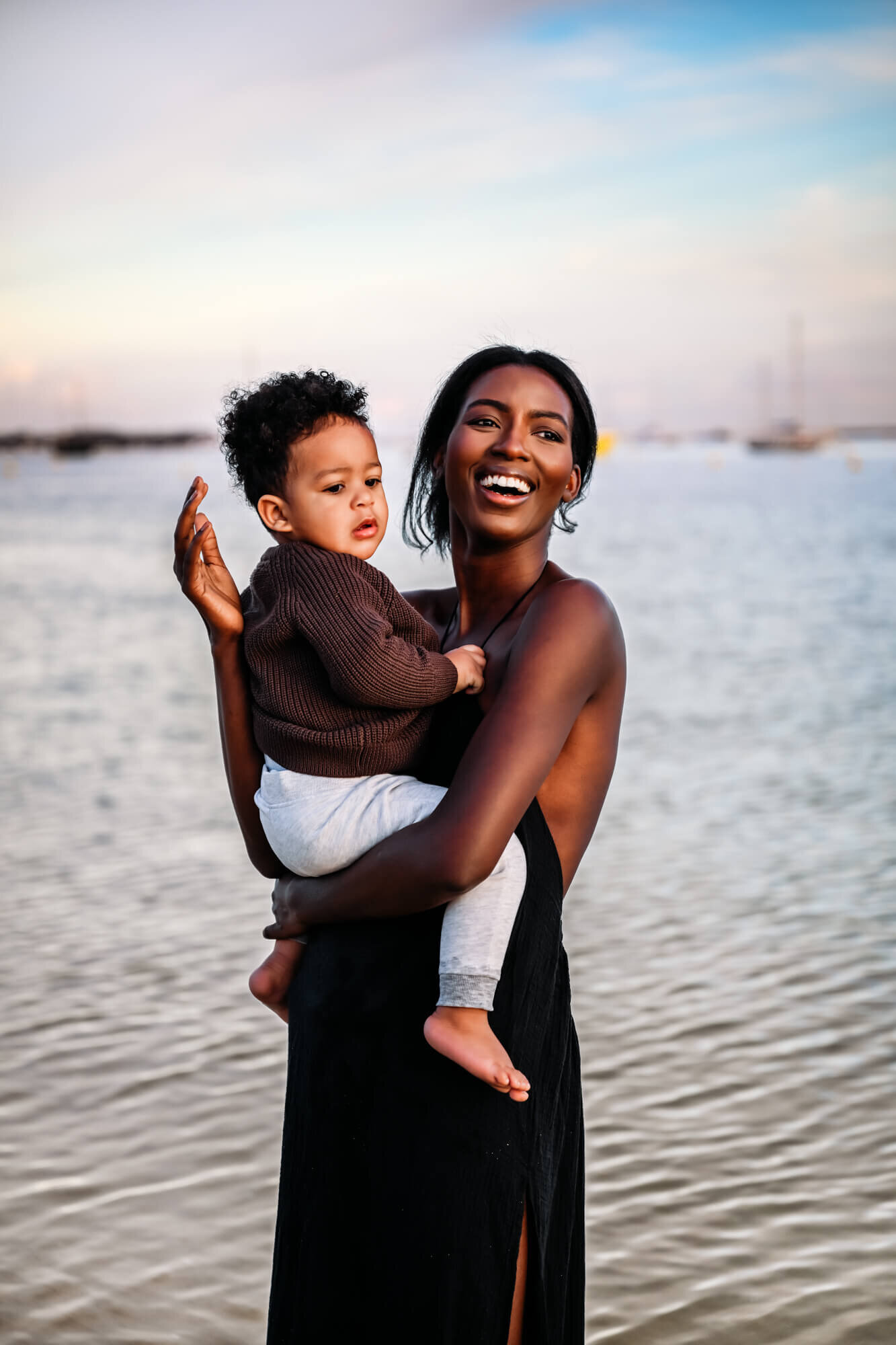 mom-and-baby-sunrise-photoshoot